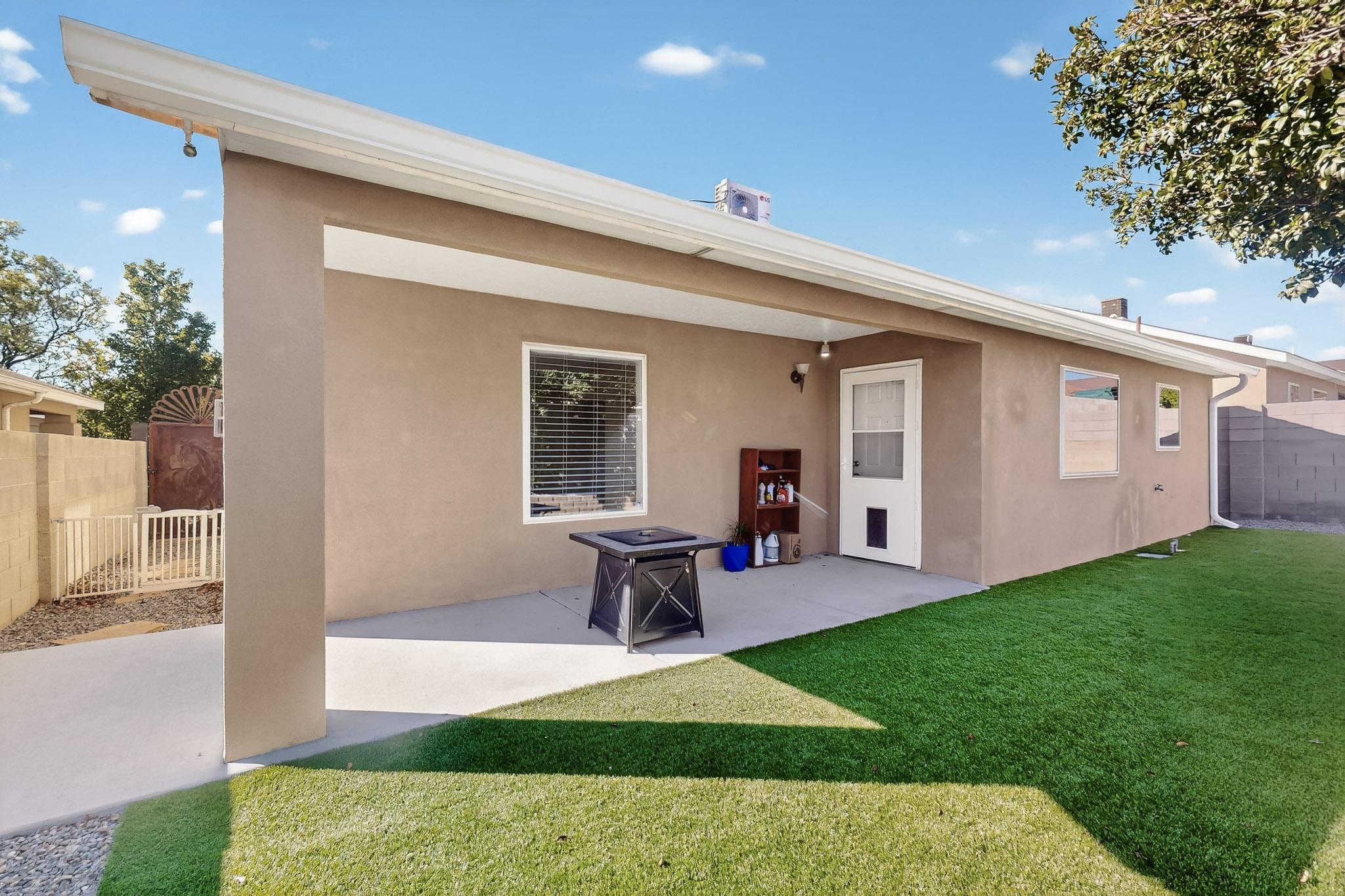 5609 MESA RIDGE Road NW
