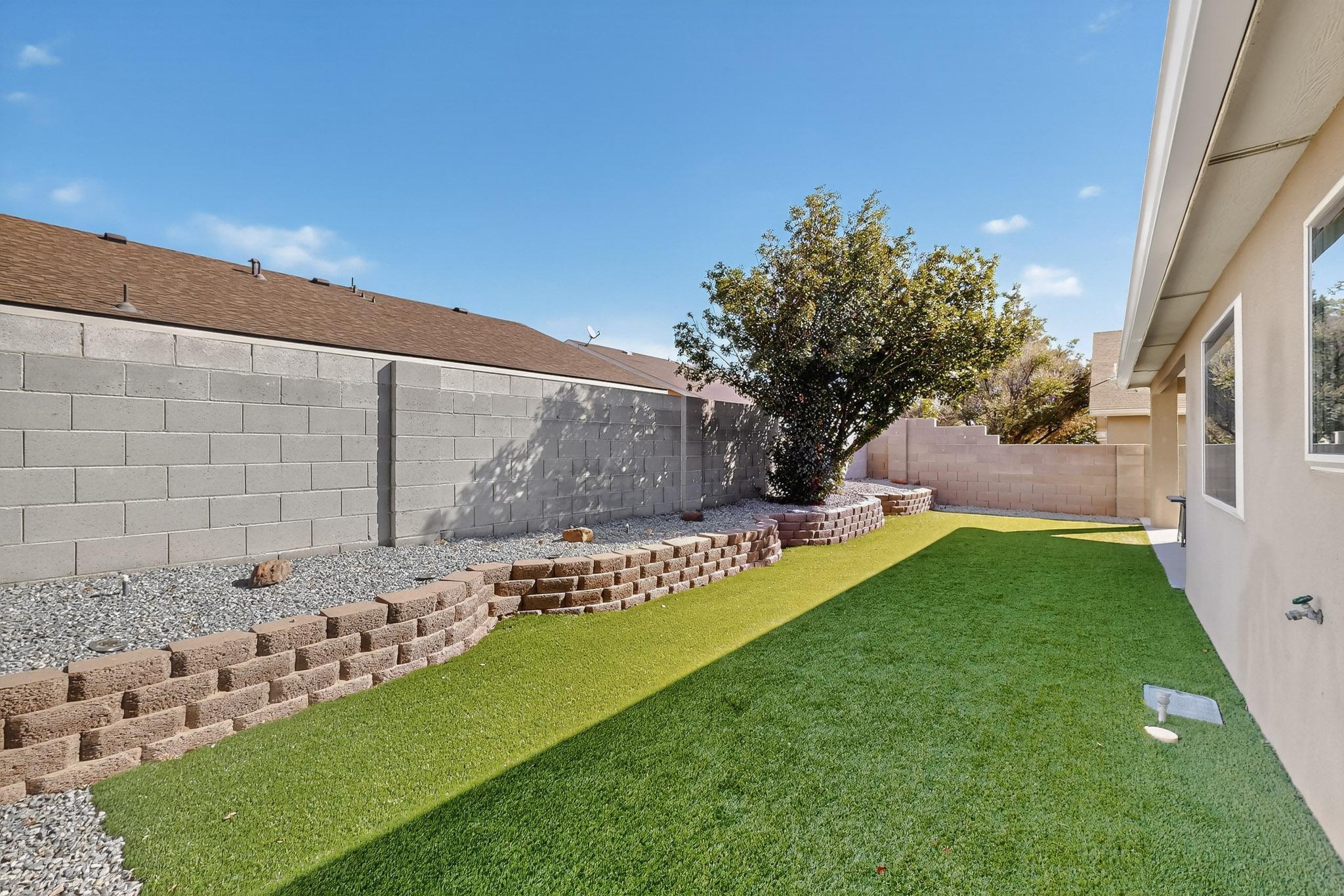 5609 MESA RIDGE Road NW