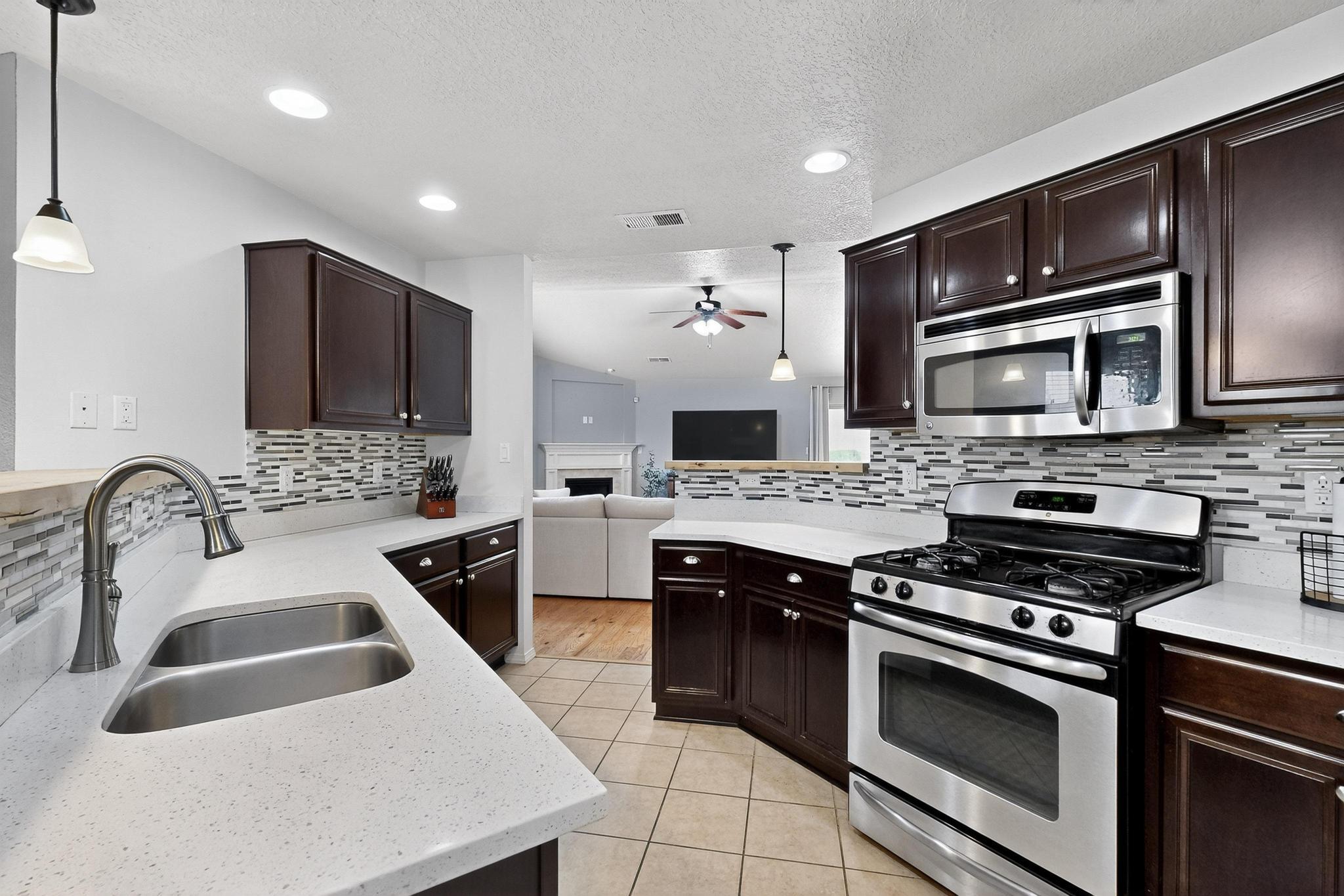 10923 SALTILLO Street NW