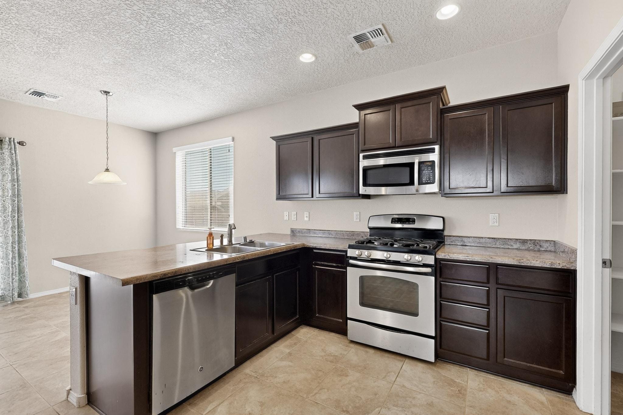 2800 CAMACHO Road SE