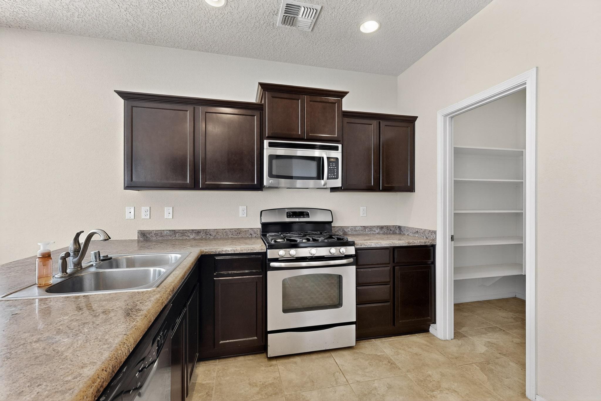 2800 CAMACHO Road SE