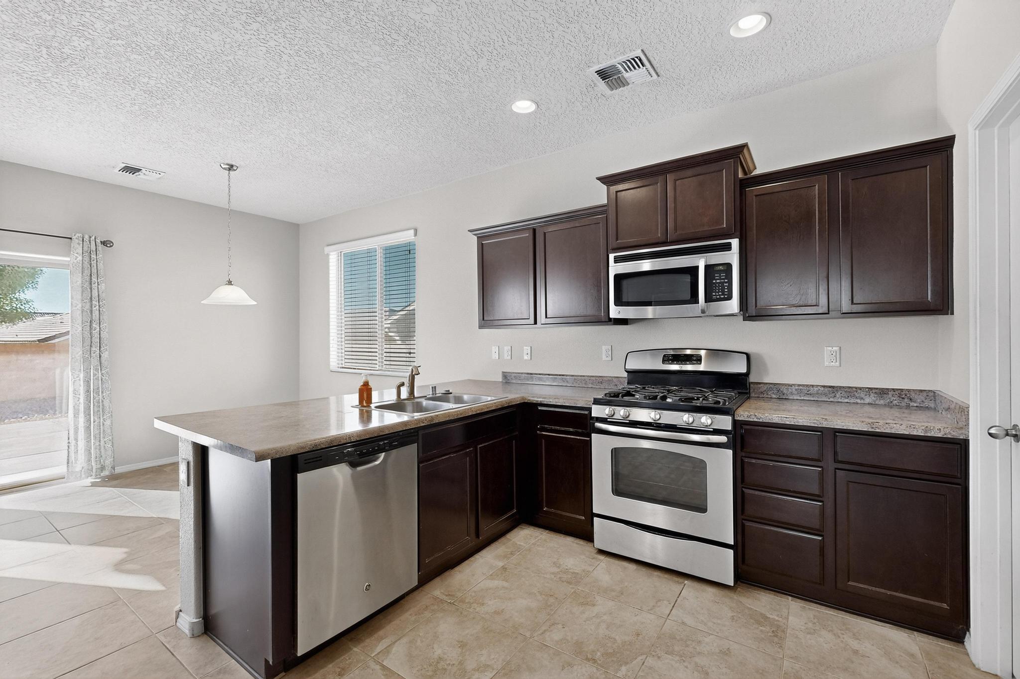 2800 CAMACHO Road SE