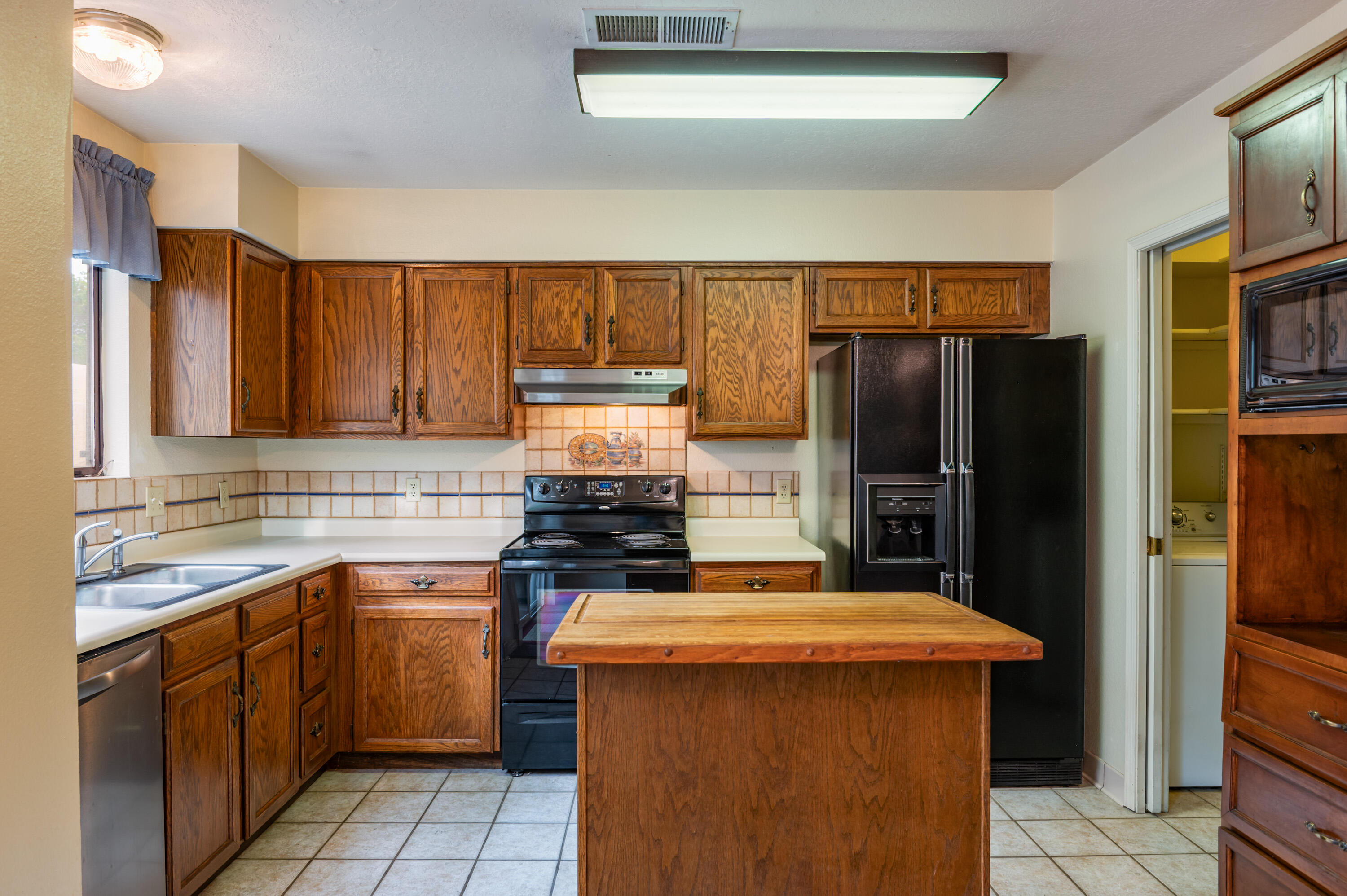 10221 LAS CASITAS Street NE