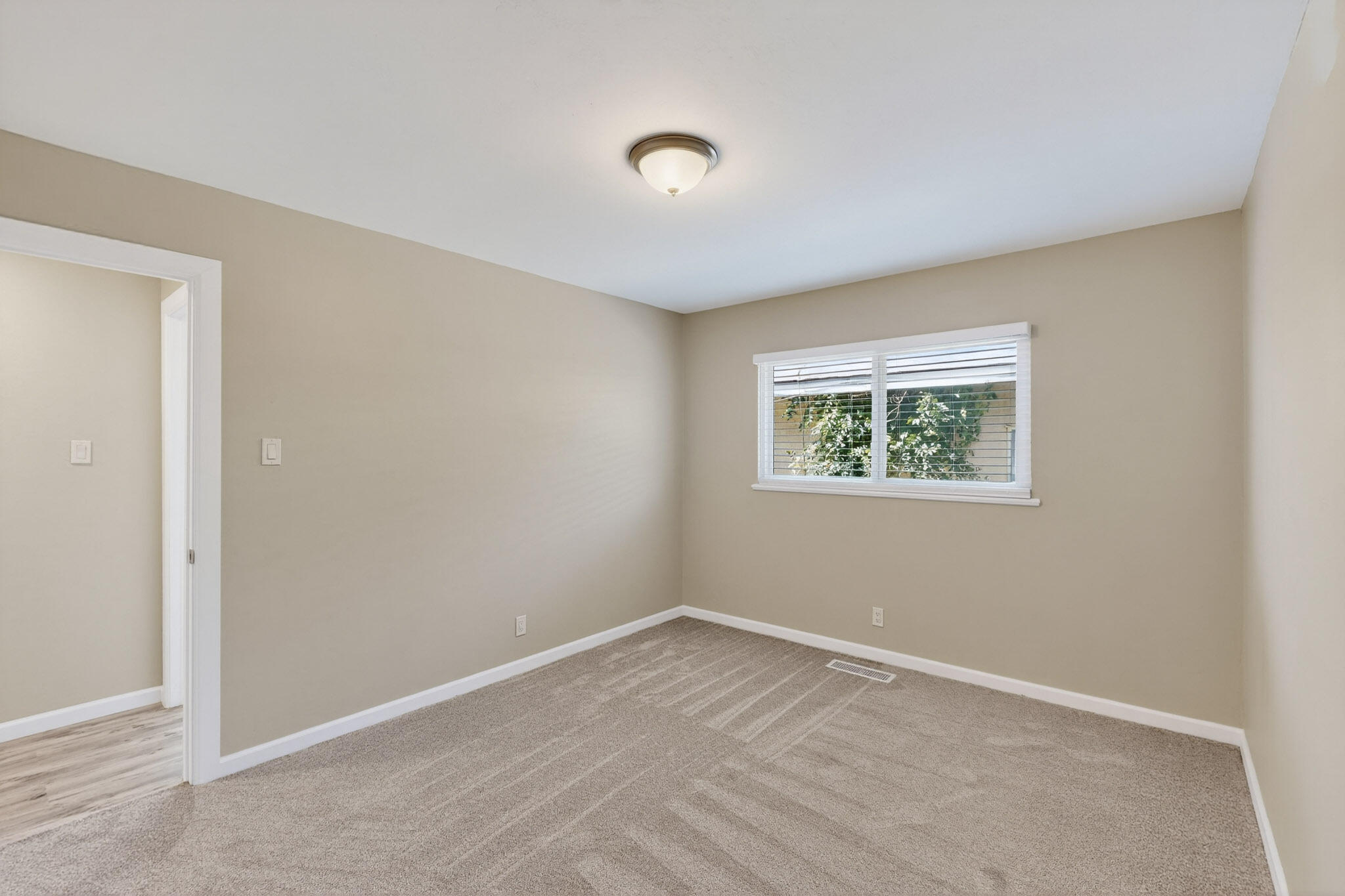 10904 BELLAMAH Avenue NE