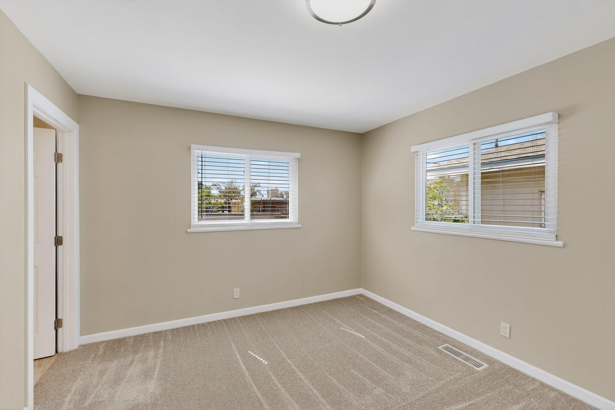 10904 BELLAMAH Avenue NE