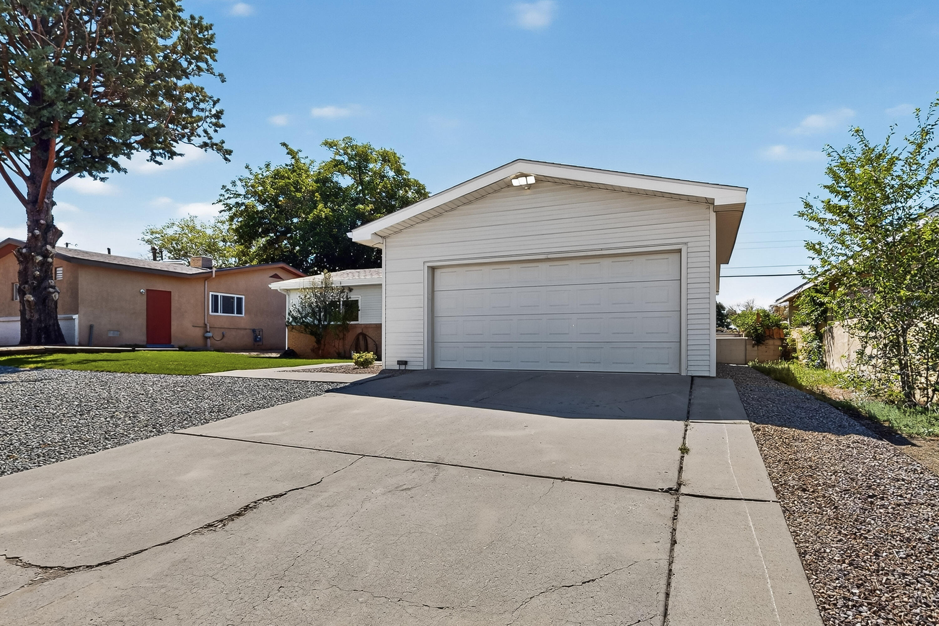 10904 BELLAMAH Avenue NE