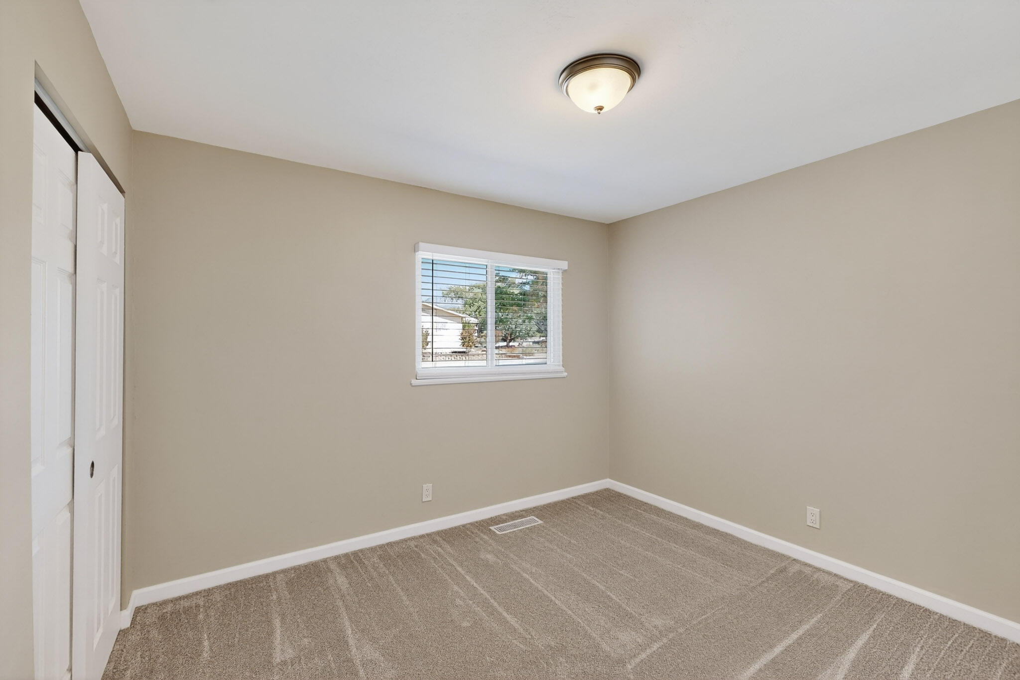 10904 BELLAMAH Avenue NE