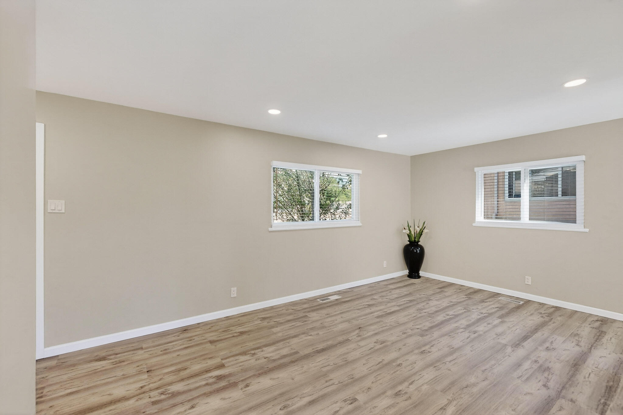 10904 BELLAMAH Avenue NE