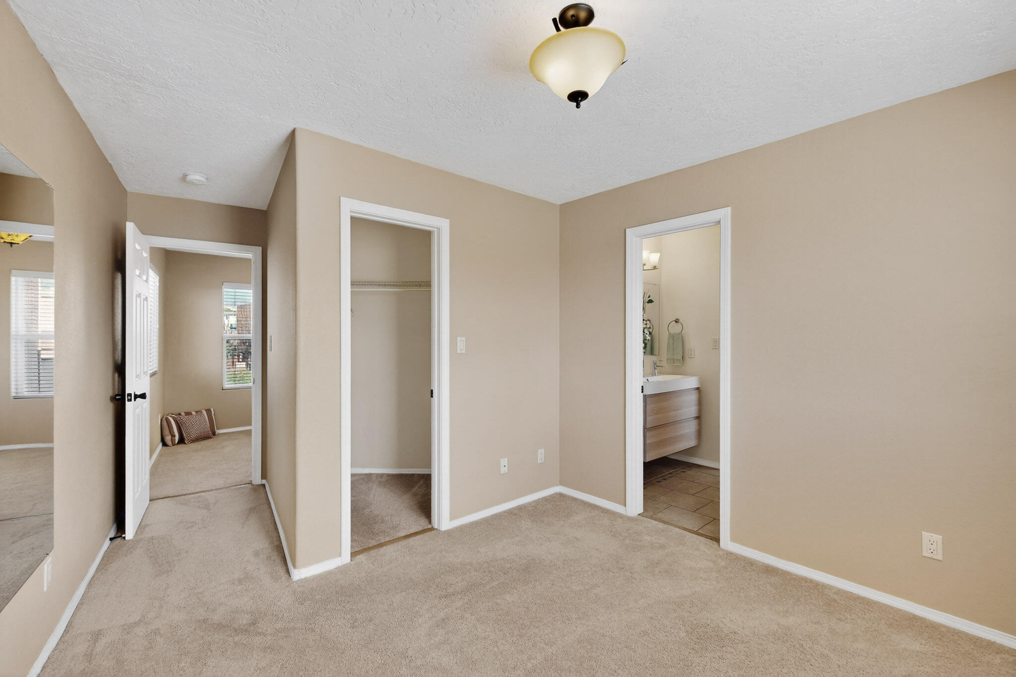 13600 SHAFFER Court SE