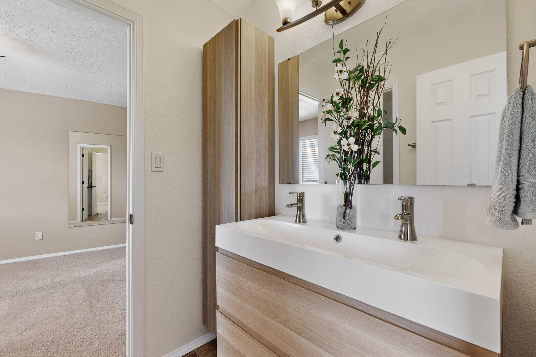 13600 SHAFFER Court SE