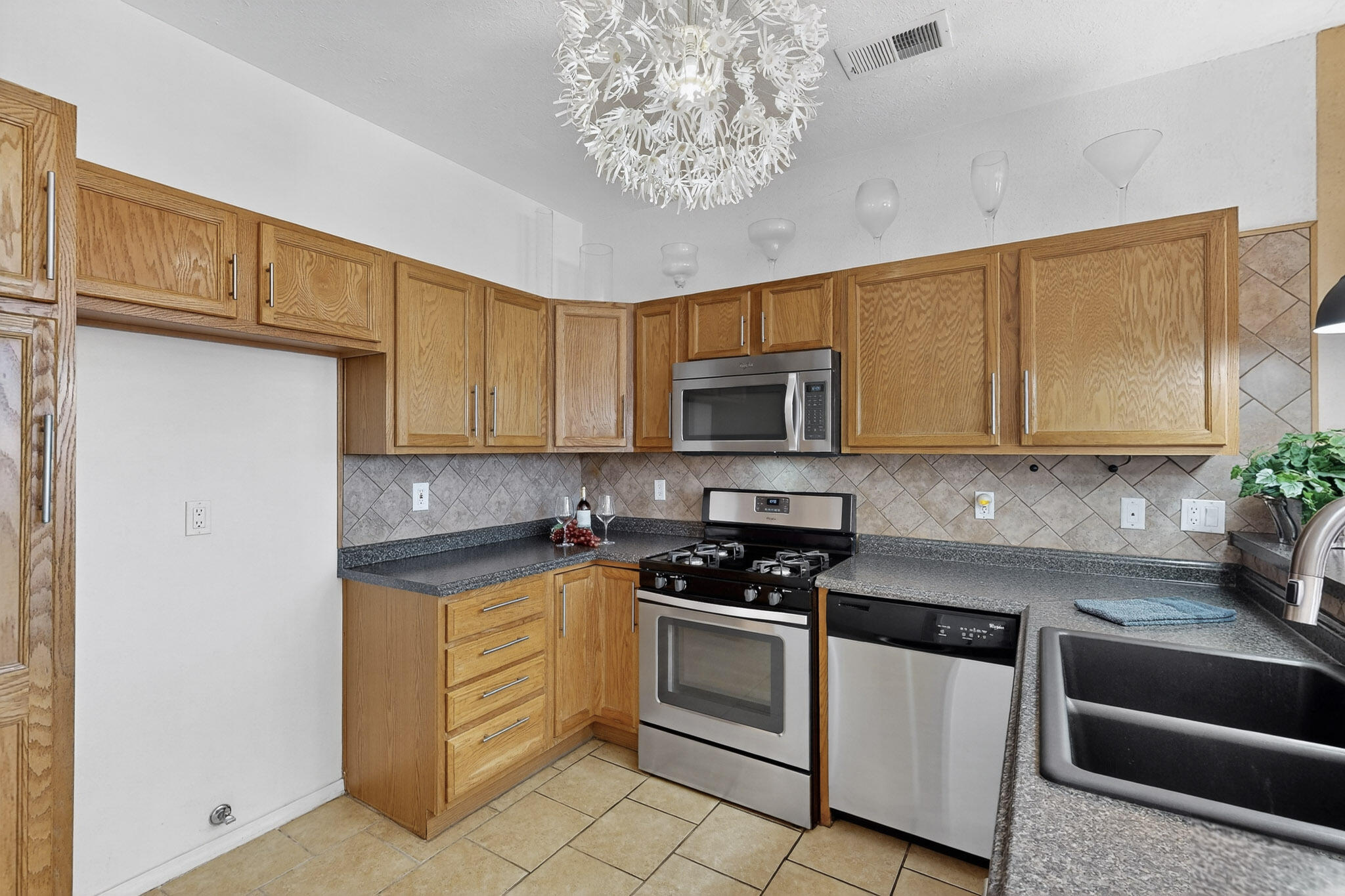 13600 SHAFFER Court SE