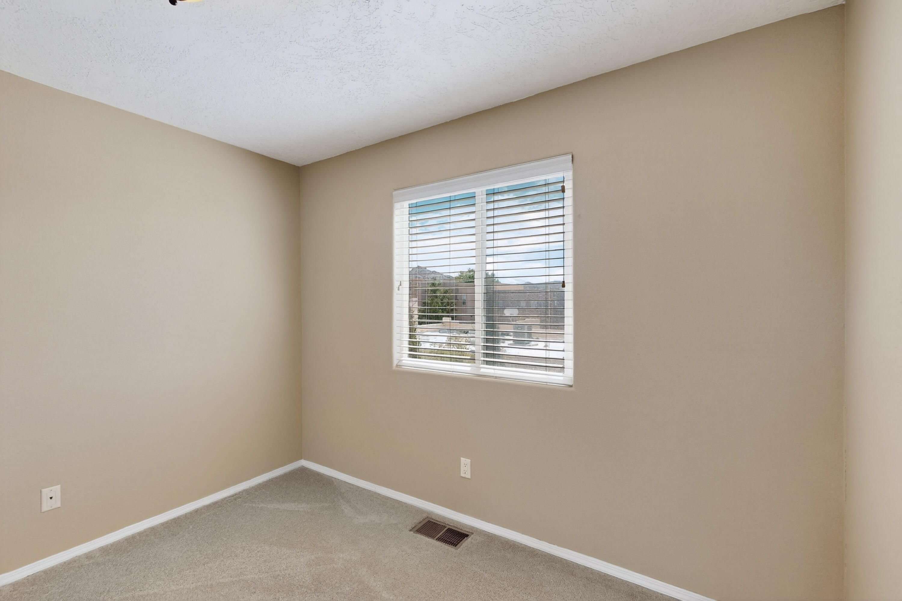 13600 SHAFFER Court SE