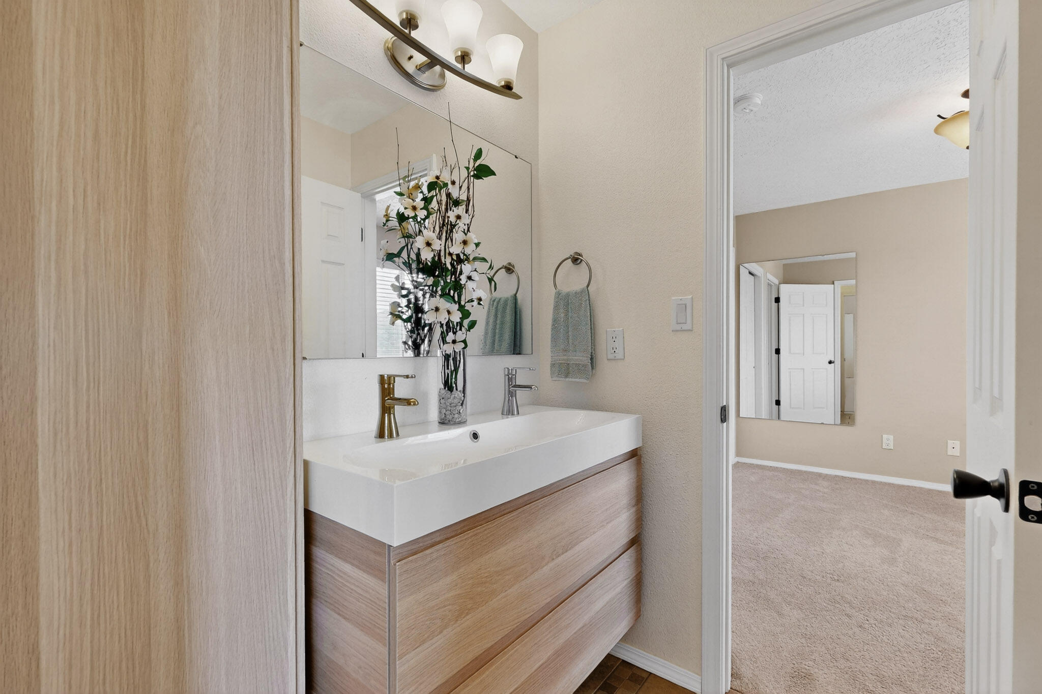 13600 SHAFFER Court SE