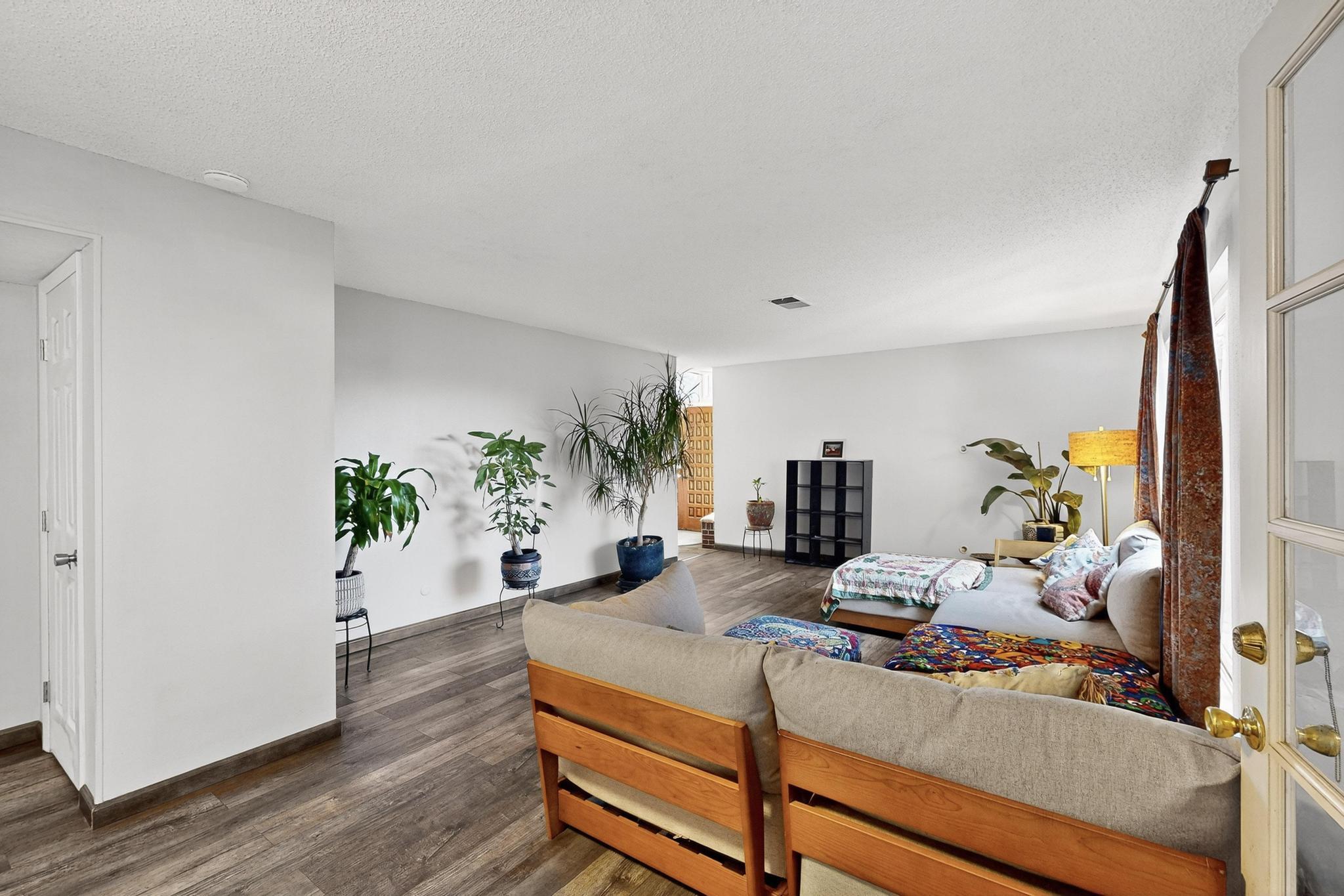 11501 GOLDEN GATE Avenue NE