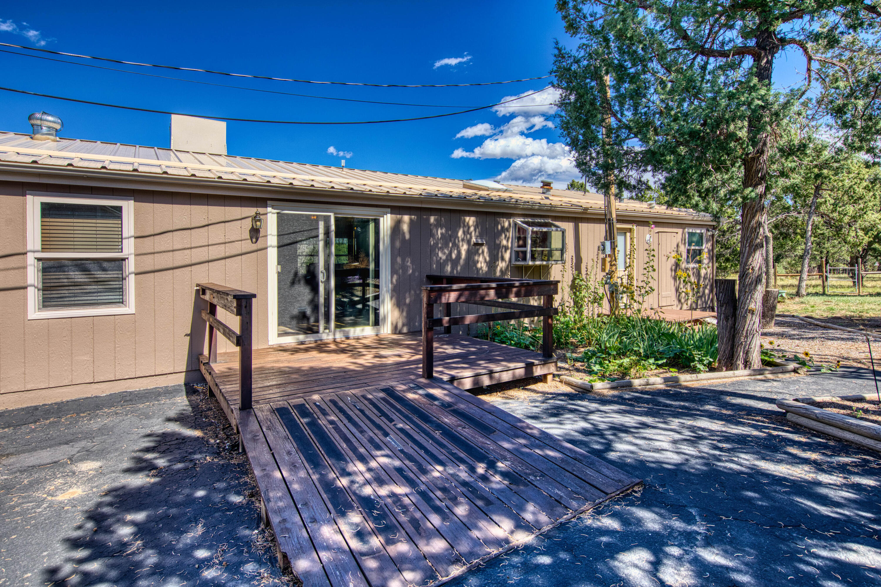 143 HOLLI Loop