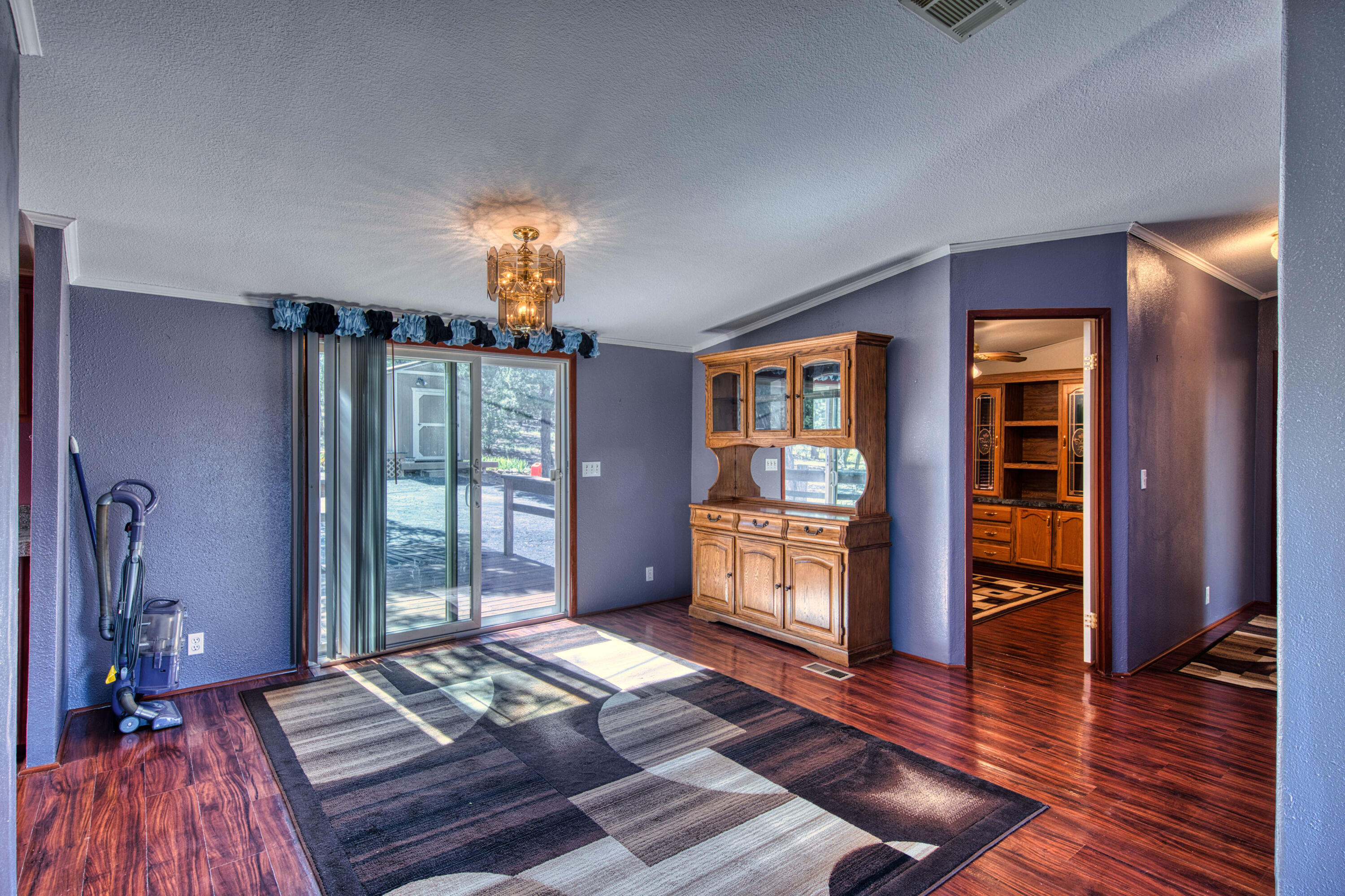 143 HOLLI Loop