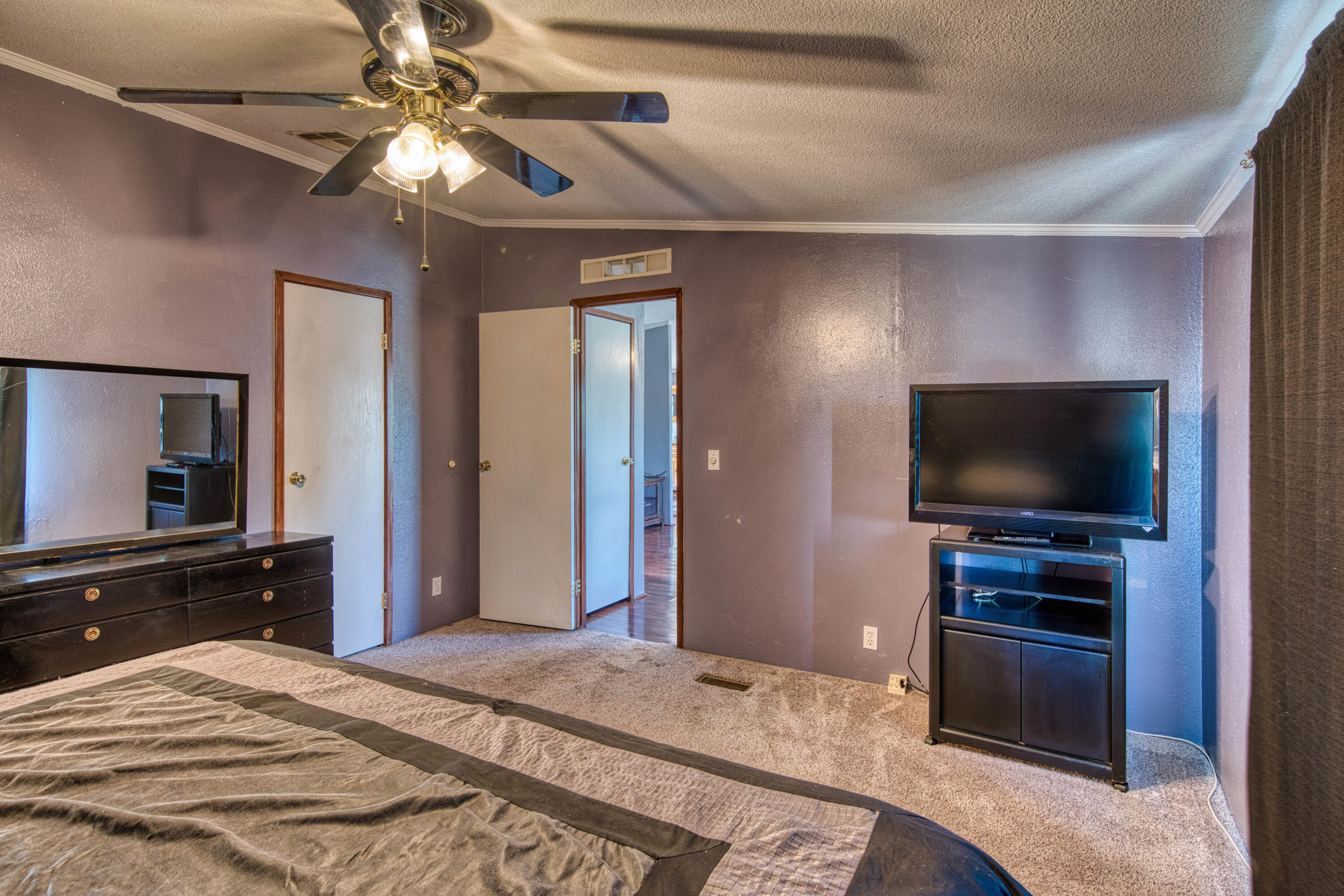 143 HOLLI Loop