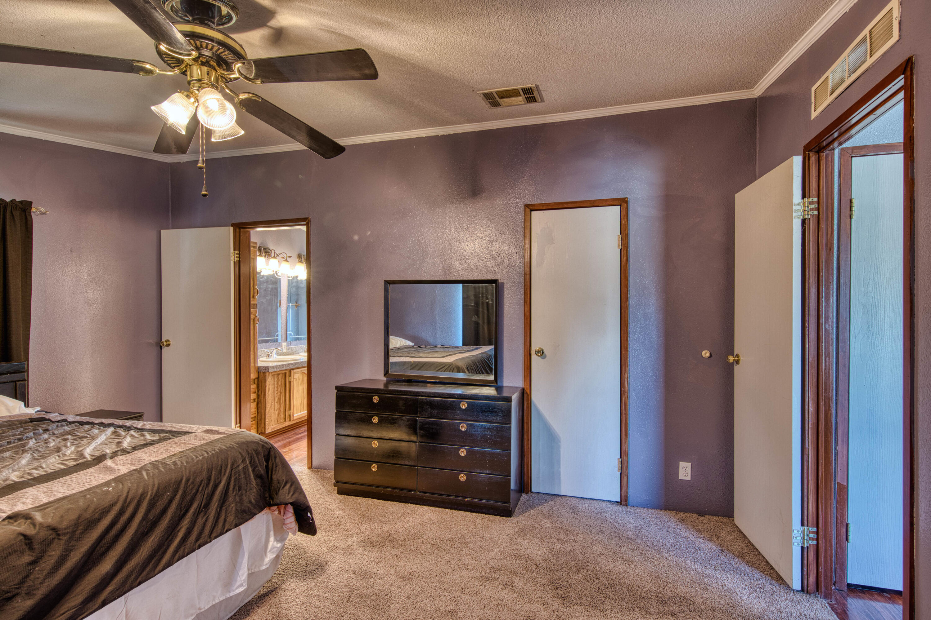 143 HOLLI Loop