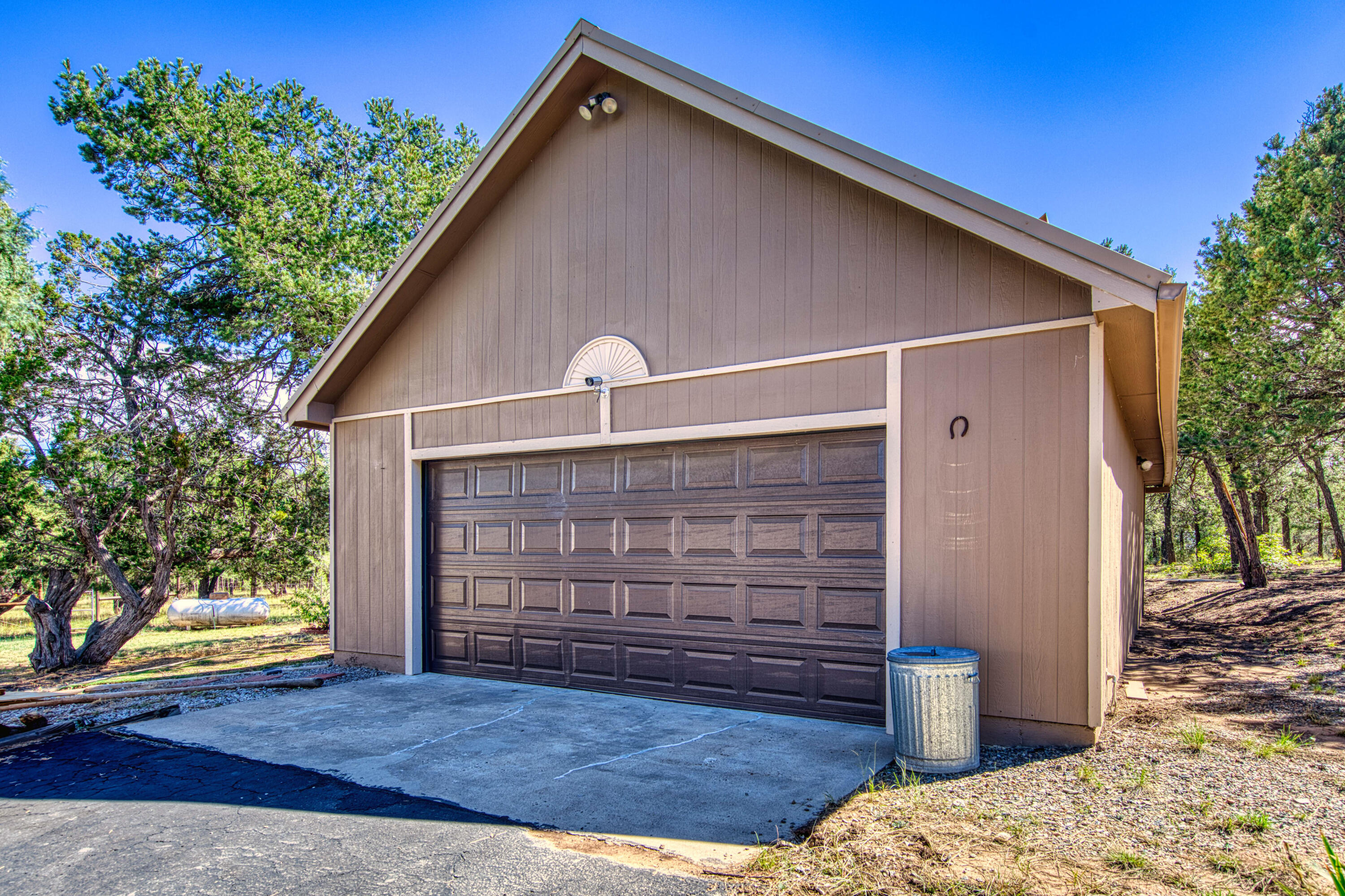 143 HOLLI Loop