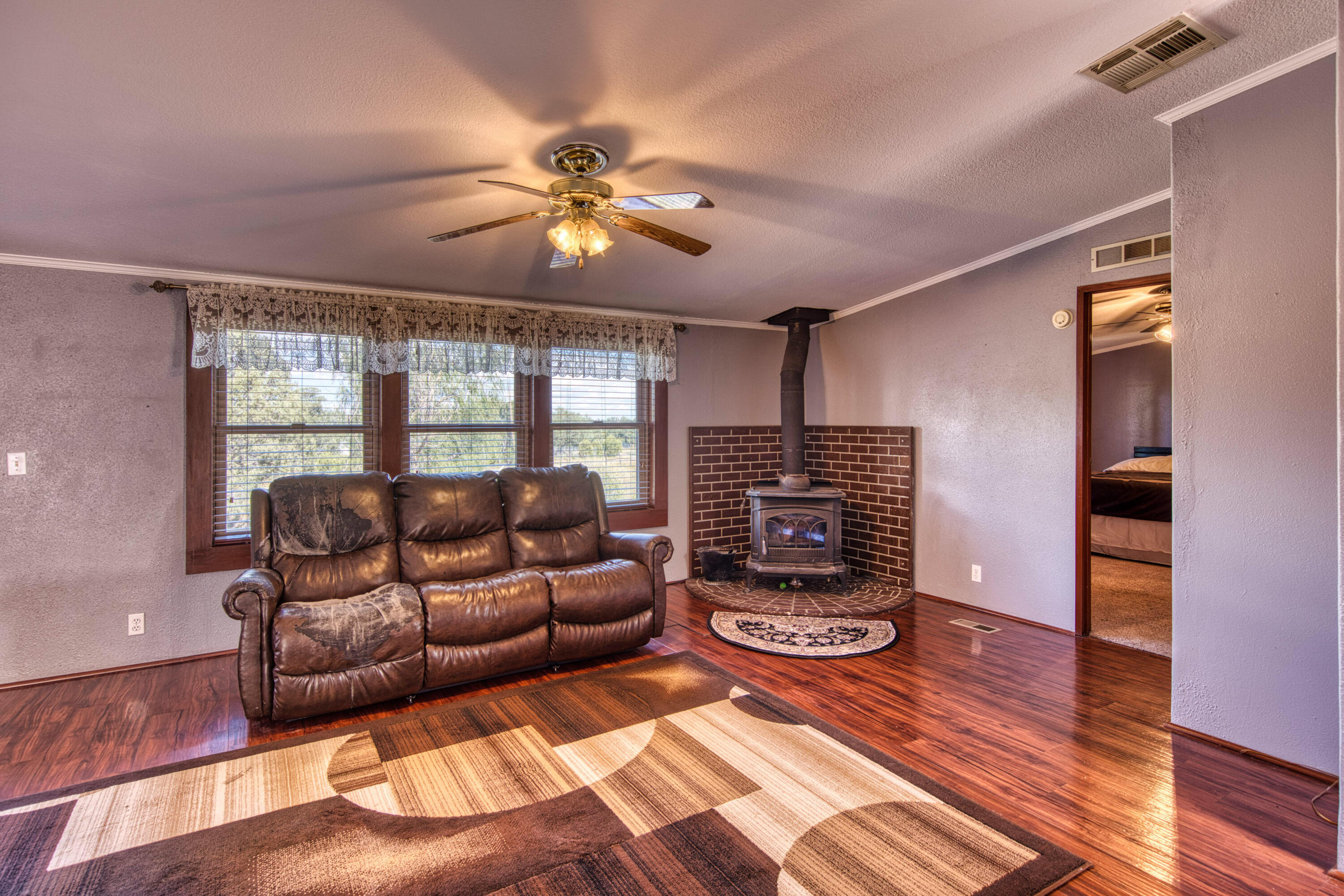 143 HOLLI Loop