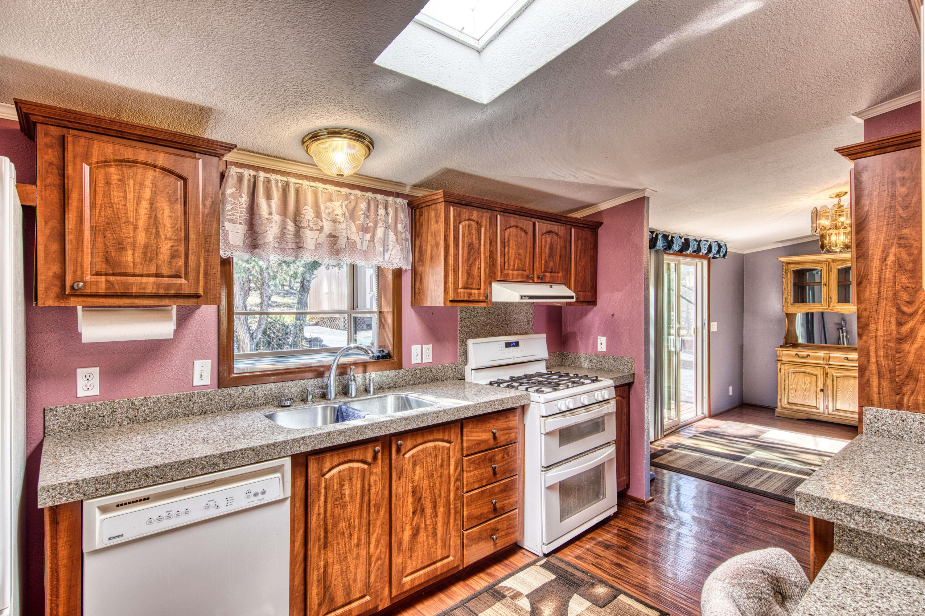 143 HOLLI Loop
