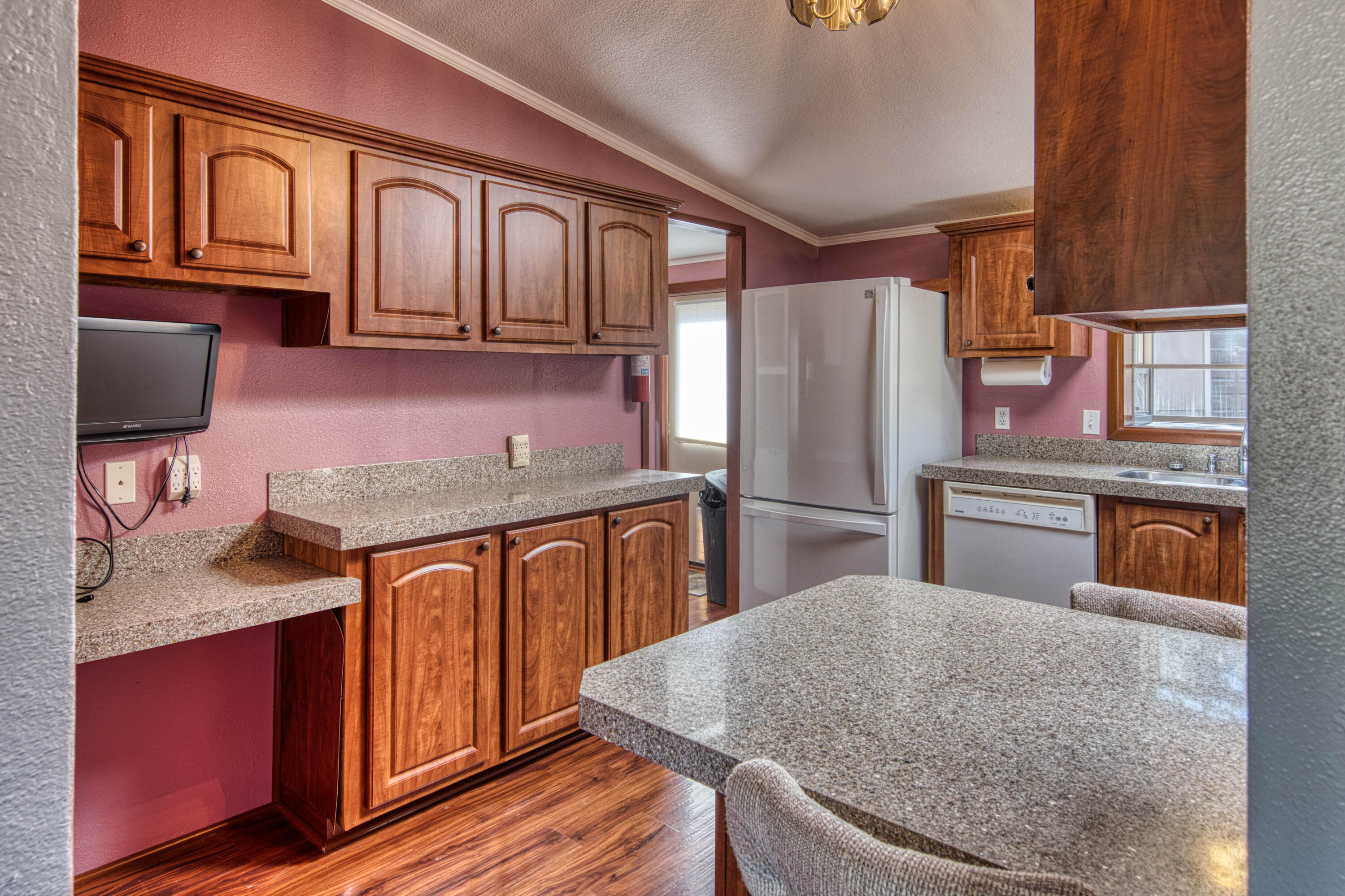 143 HOLLI Loop