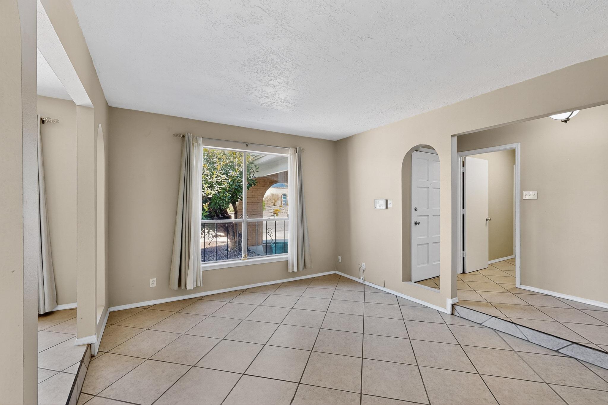 8228 RUIDOSO Road NE