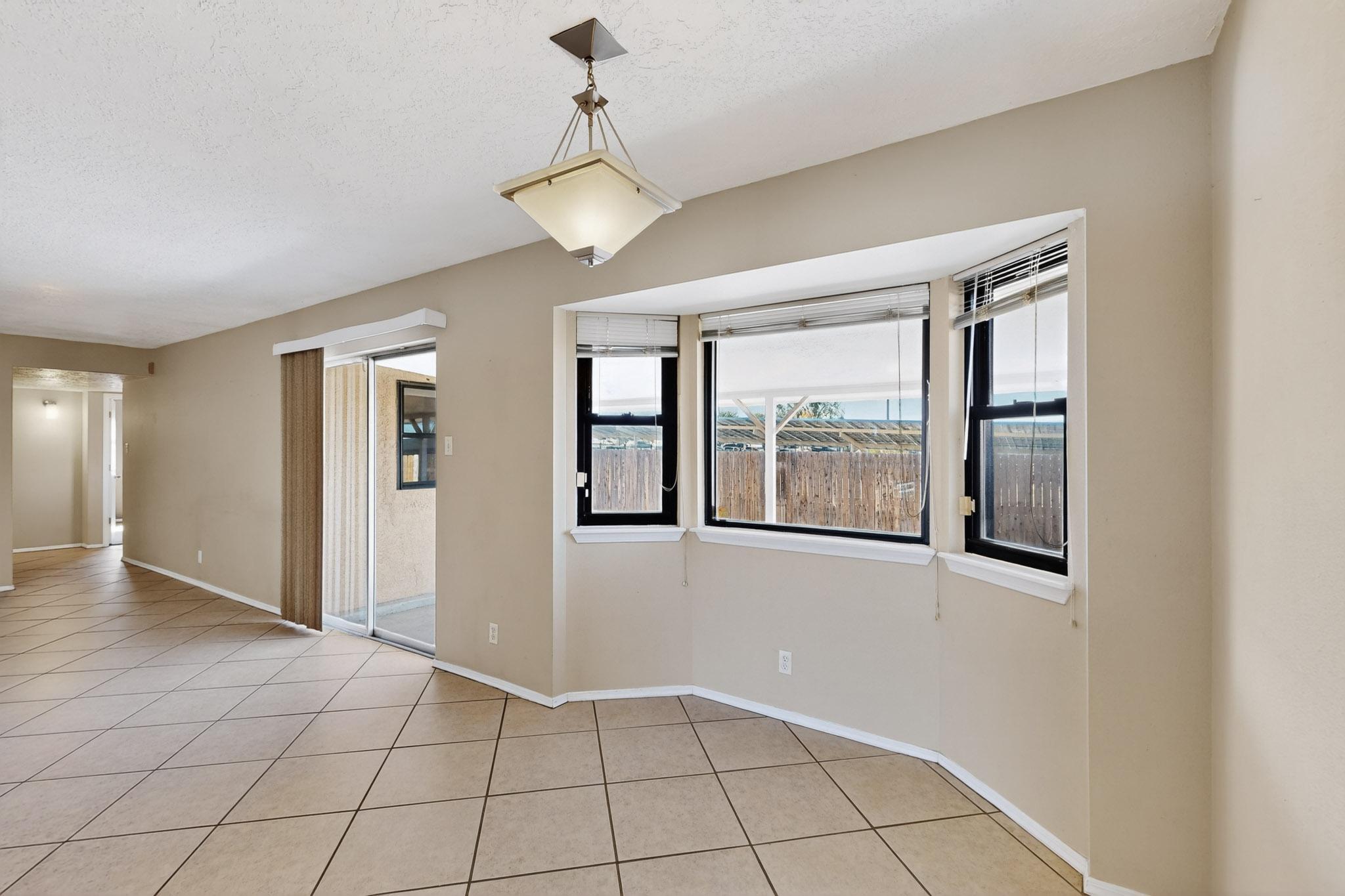 8228 RUIDOSO Road NE