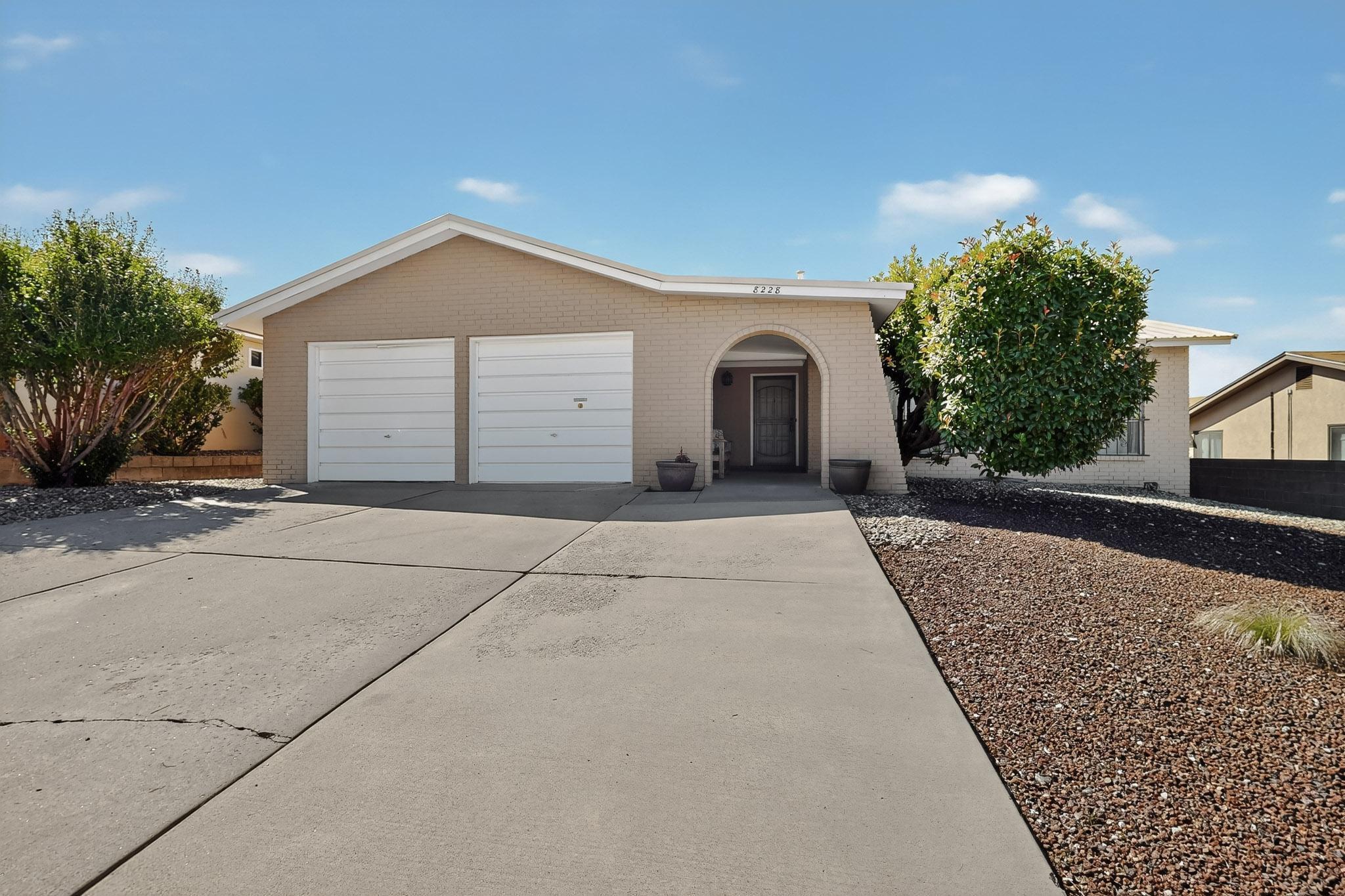 8228 RUIDOSO Road NE