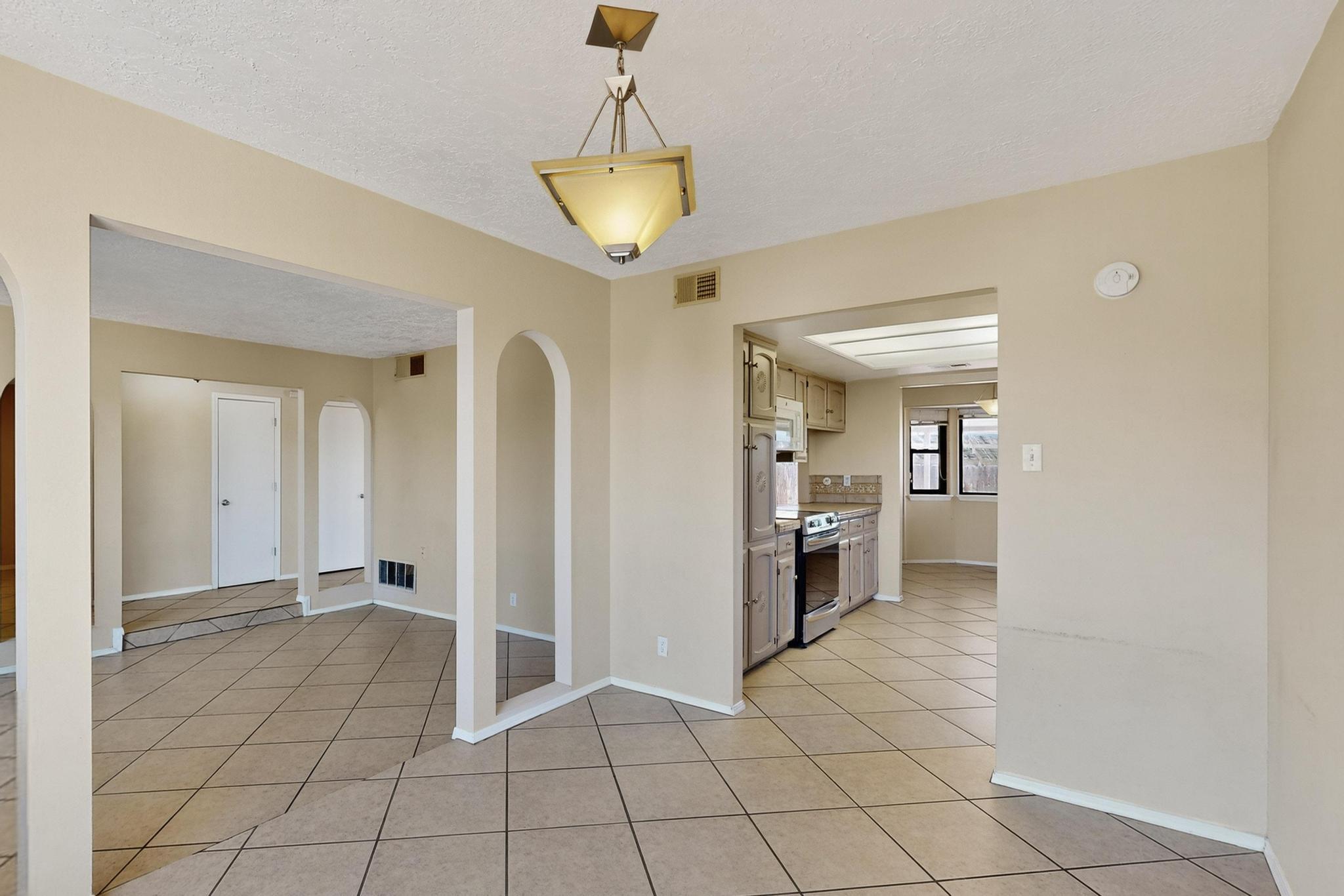 8228 RUIDOSO Road NE