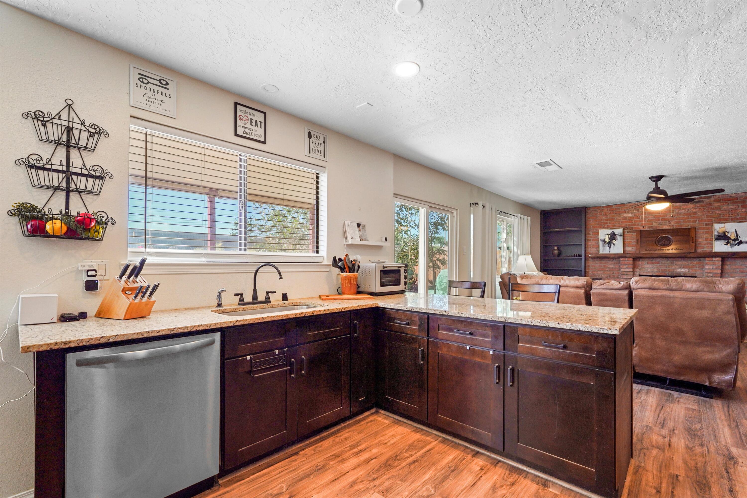 305 Summer Winds Drive SE