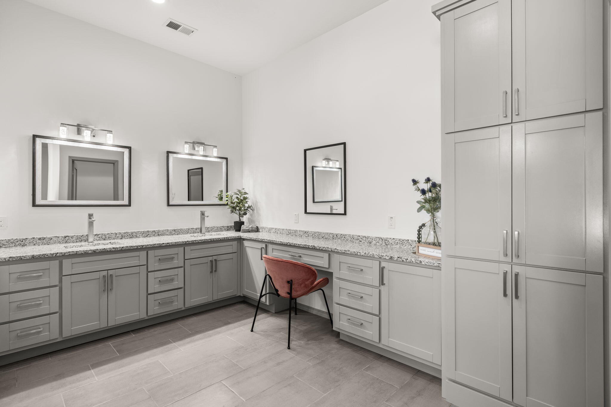 2006 SUTTLE Court NE