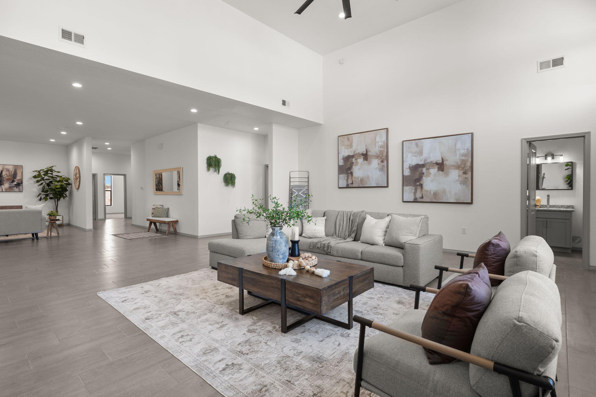 2006 SUTTLE Court NE