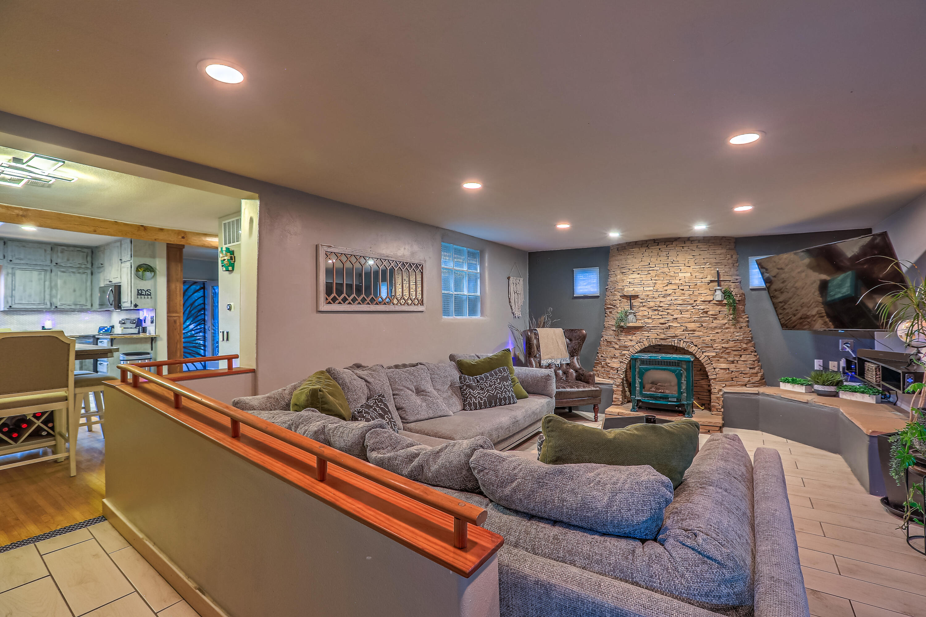 6616 TIERRA Drive NW