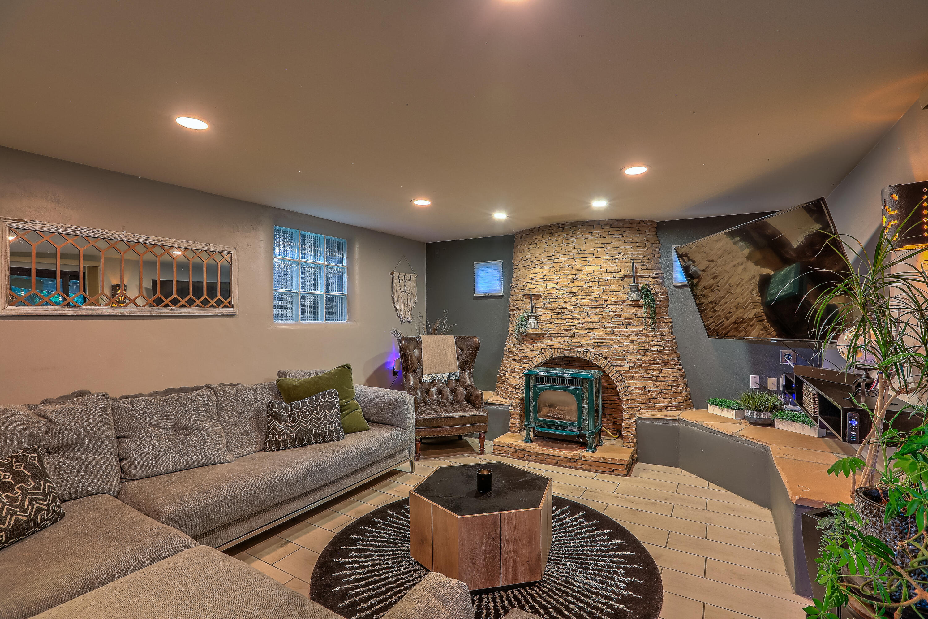 6616 TIERRA Drive NW