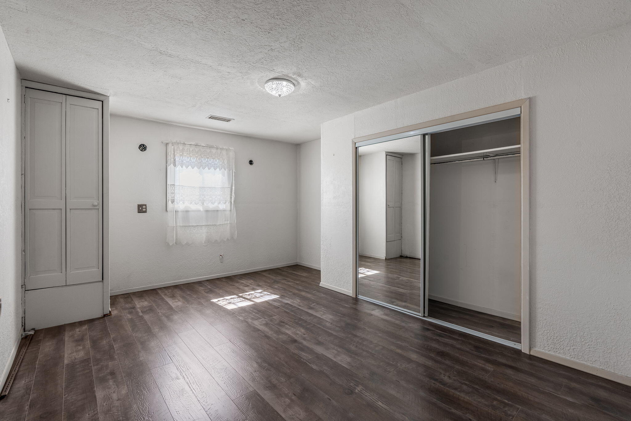 3104 LISA Road SW