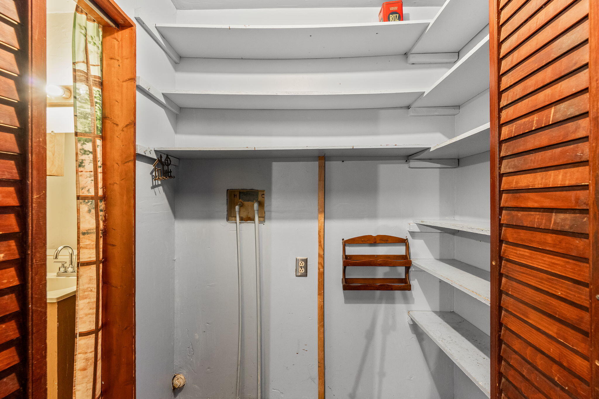 3104 LISA Road SW