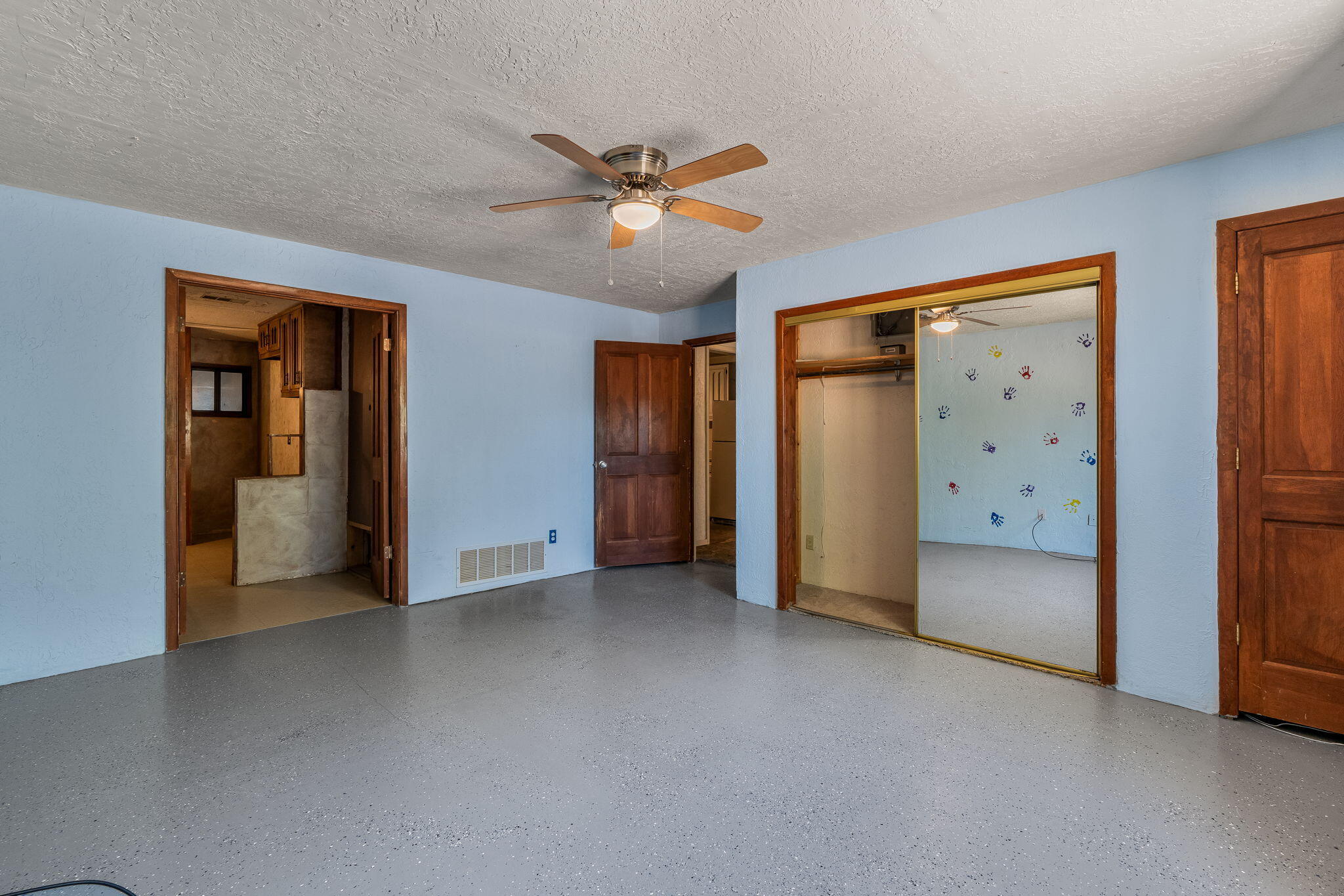 3104 LISA Road SW