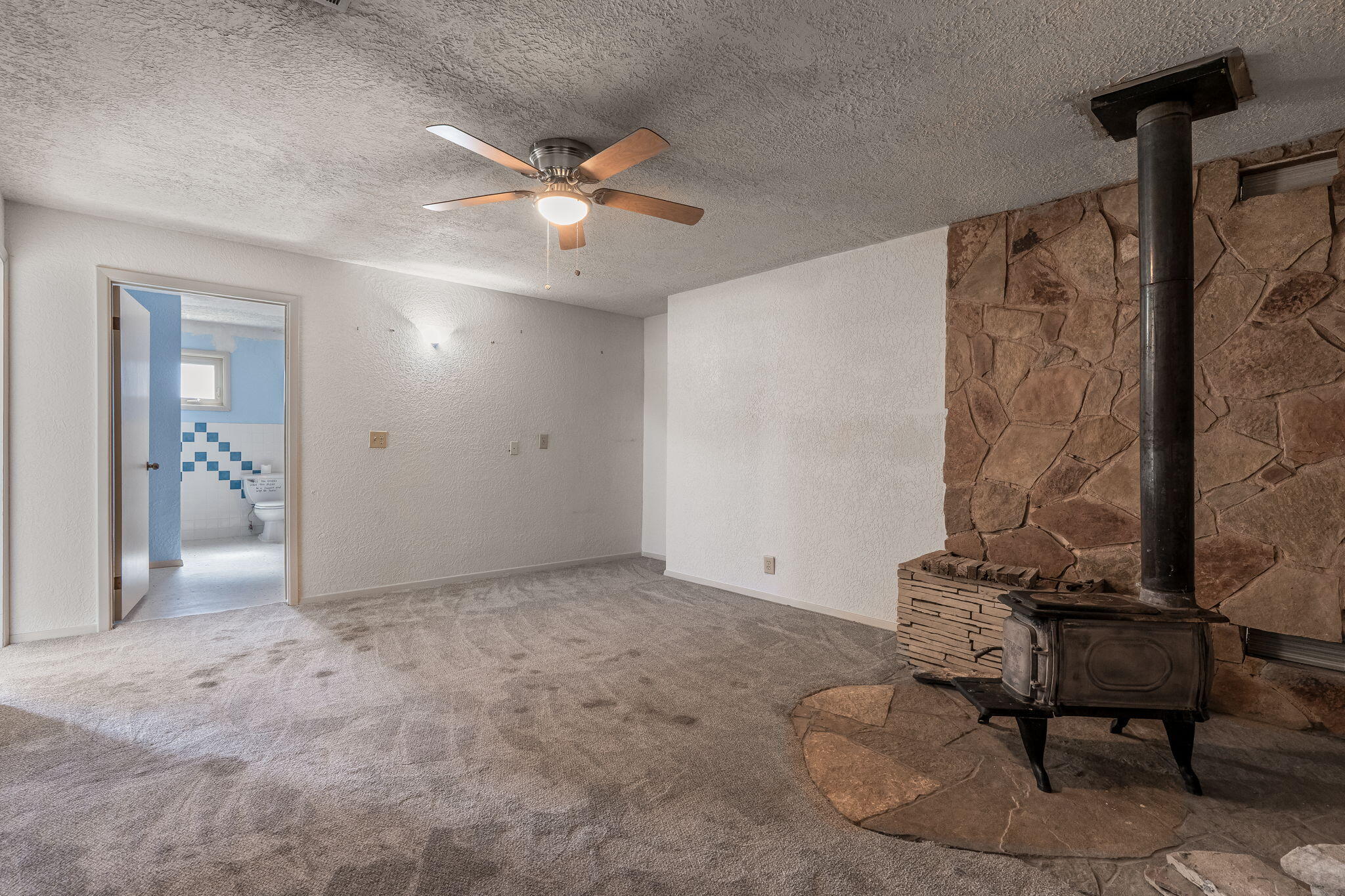 3104 LISA Road SW
