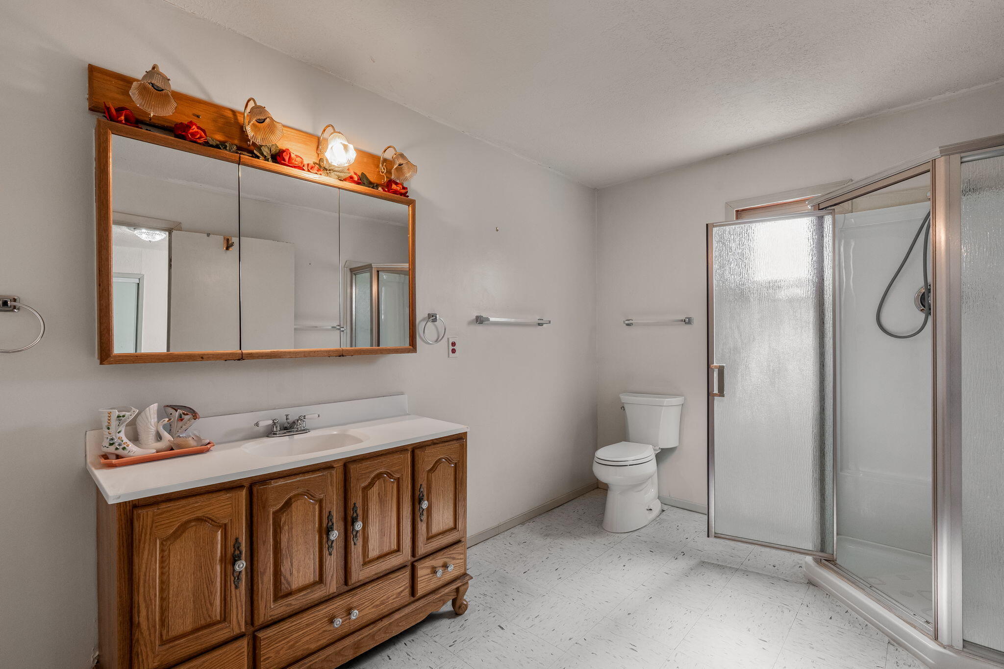 3104 LISA Road SW