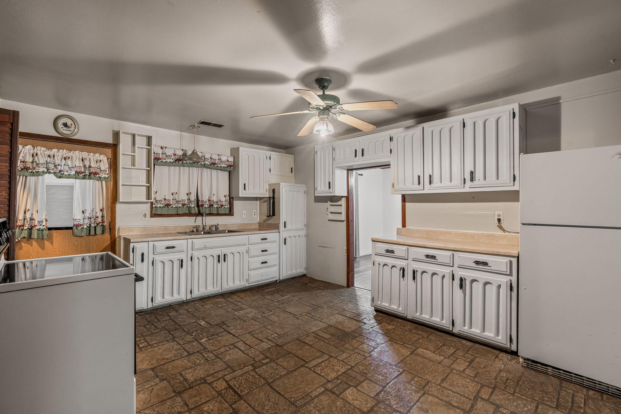 3104 LISA Road SW