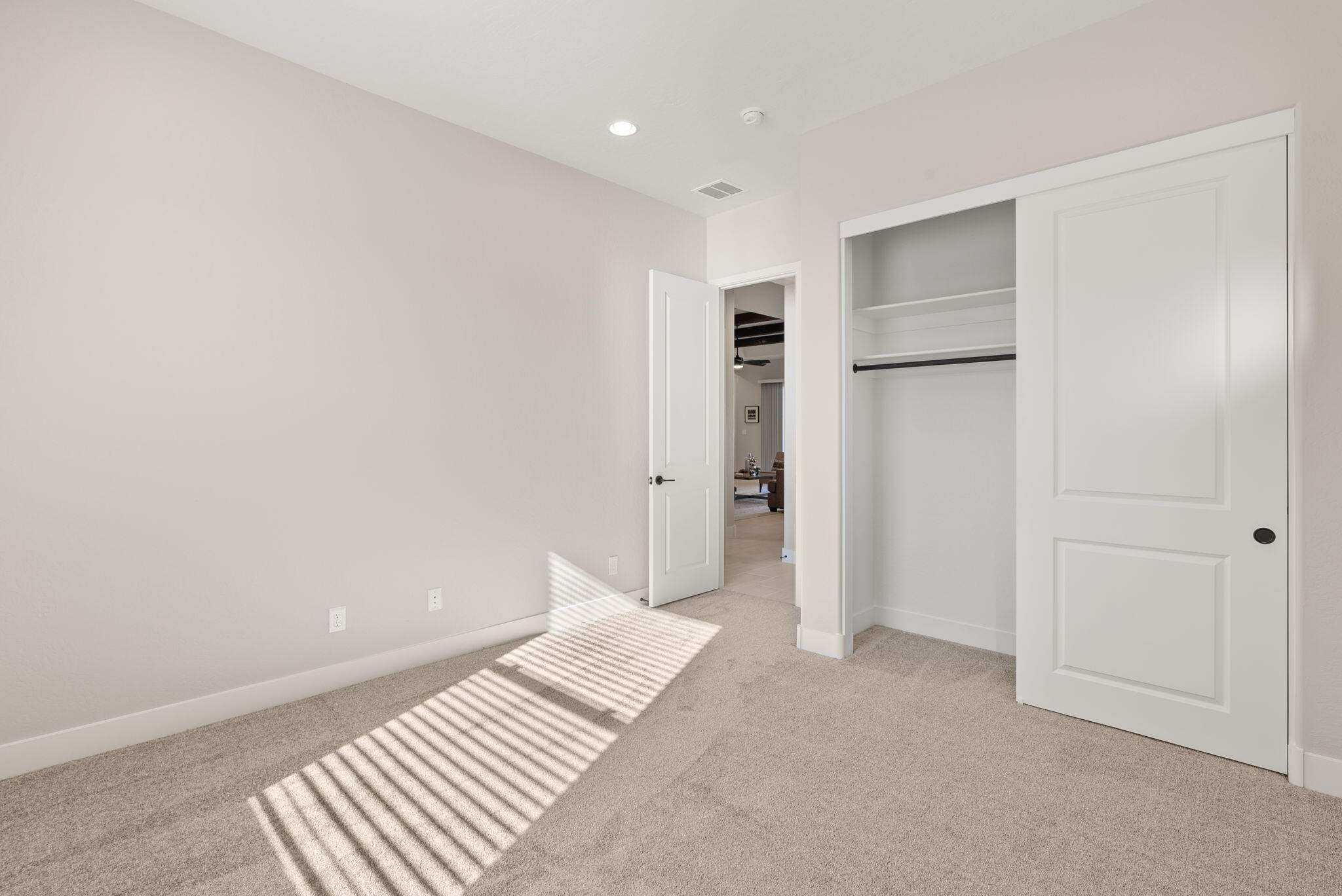 1004 Ontario Place NE