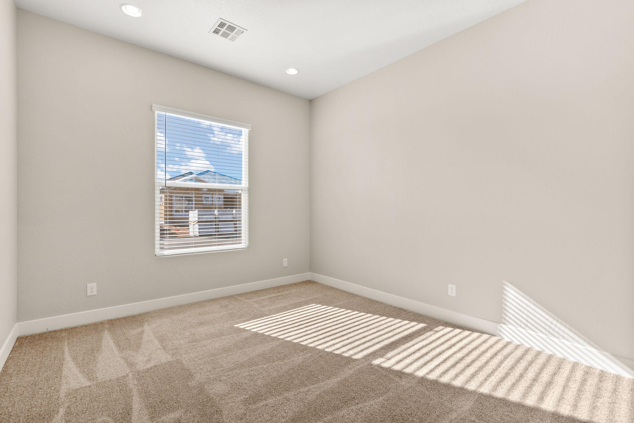1004 Ontario Place NE