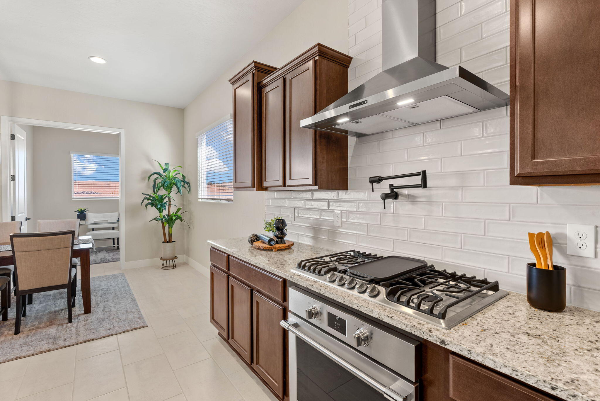 1004 Ontario Place NE