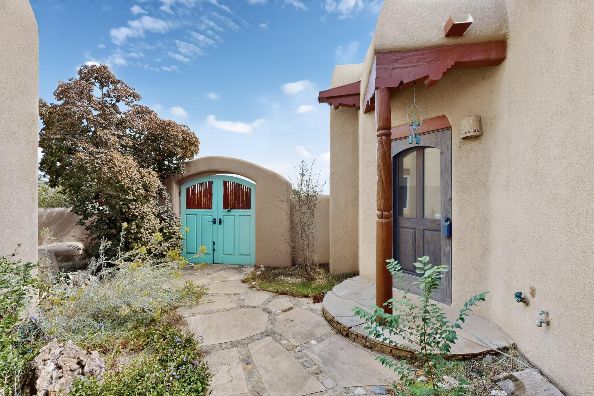 25 FIRST MESA Court