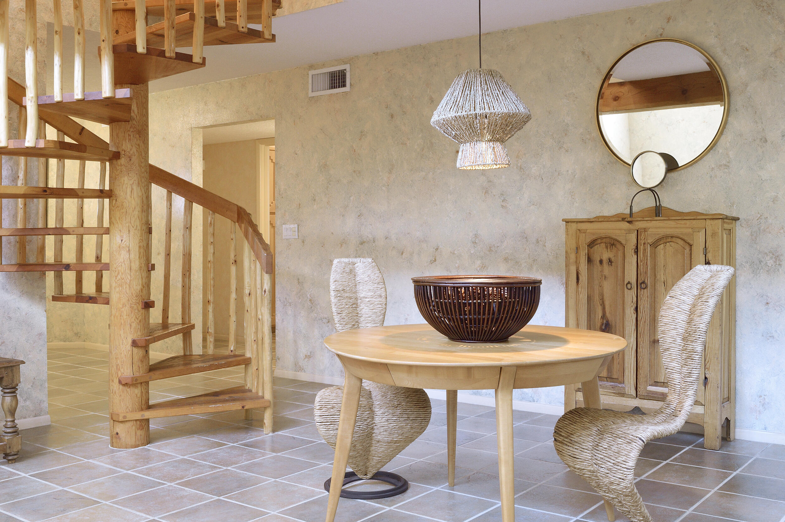 6611 LAS CASITAS Court NW