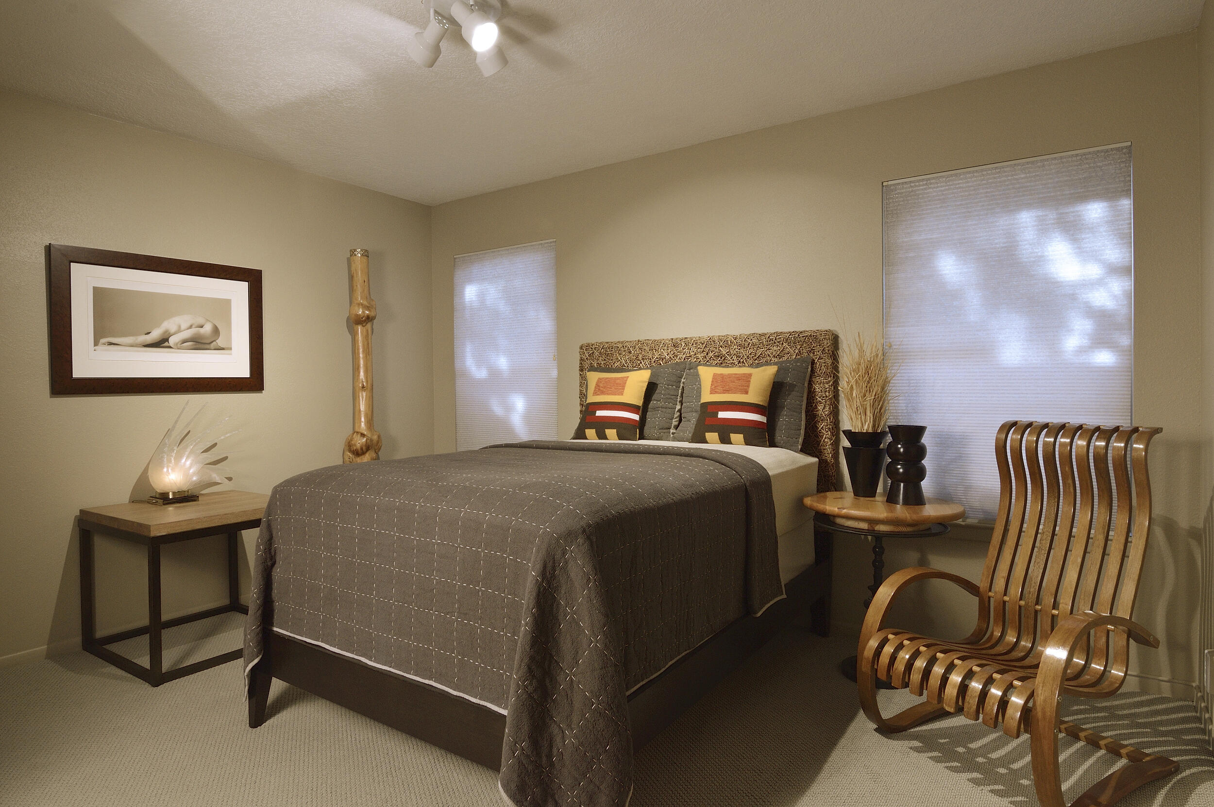 6611 LAS CASITAS Court NW