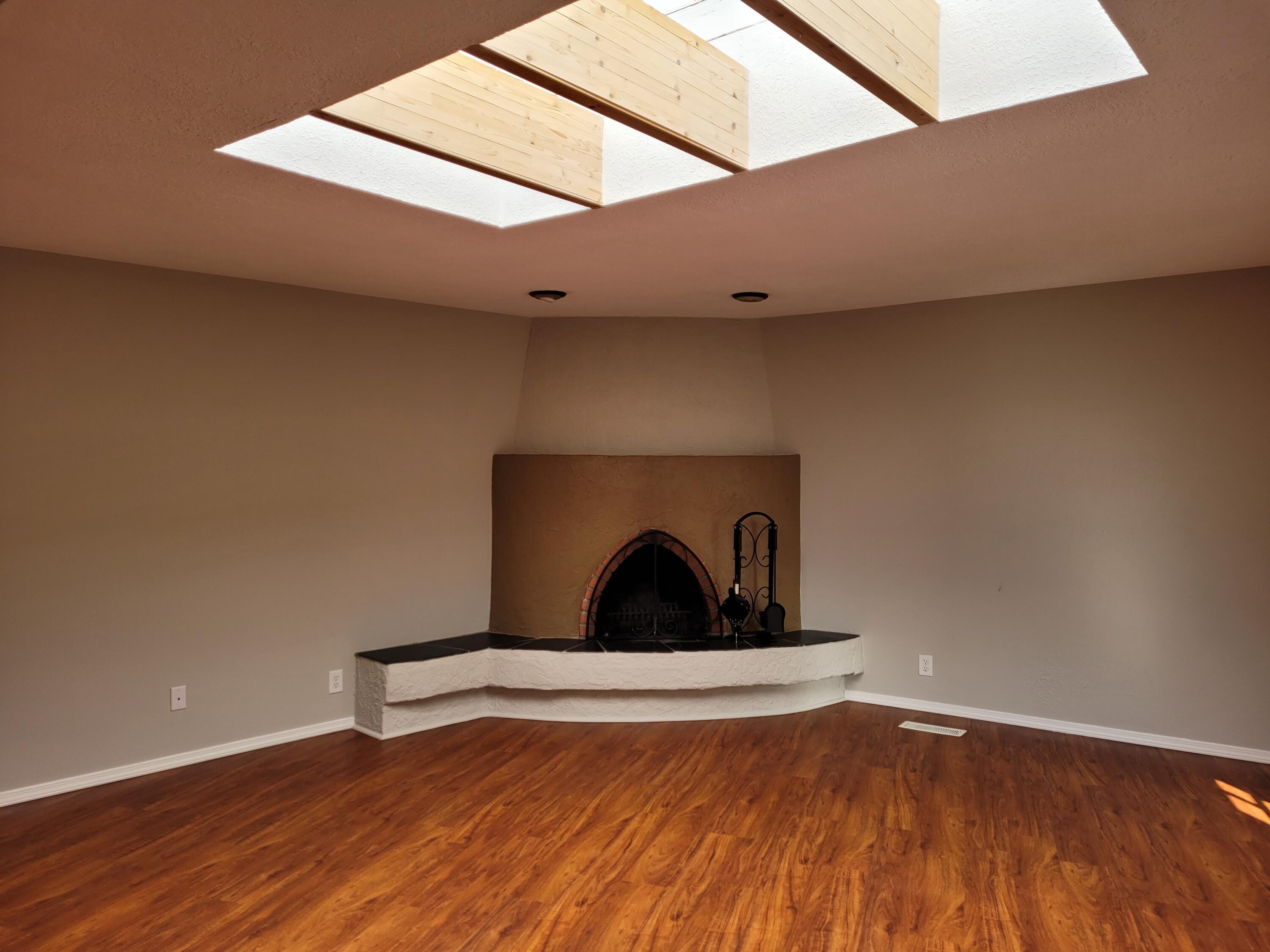 9141 HILTON Avenue NE