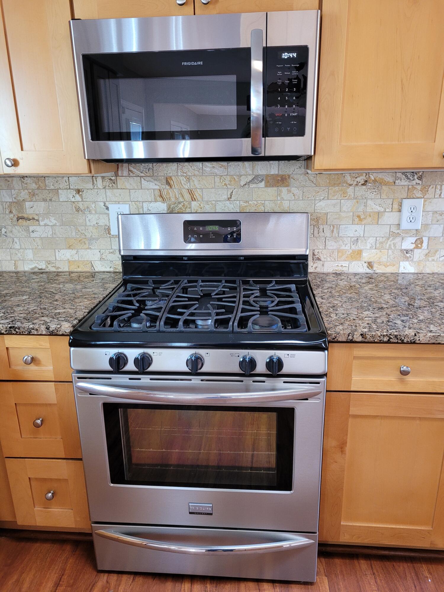 9141 HILTON Avenue NE