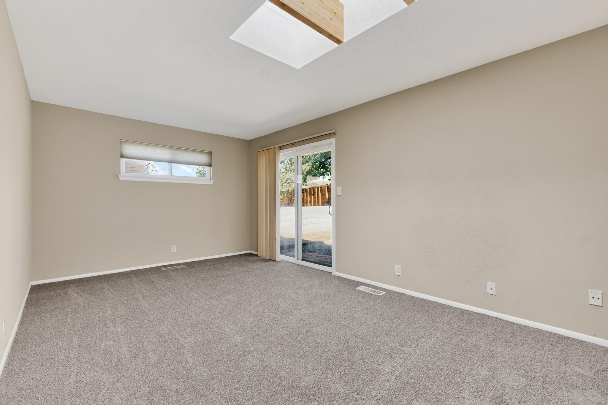 9141 HILTON Avenue NE